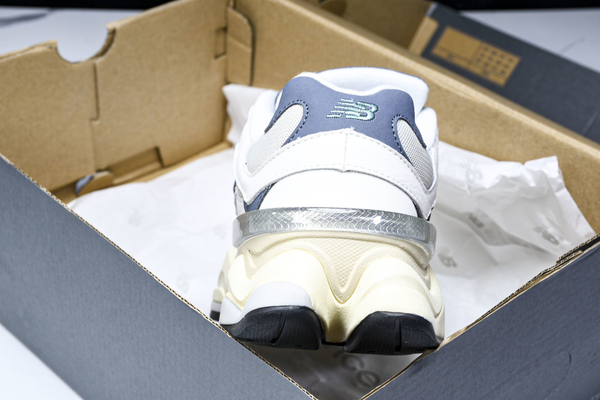 纯原 Joe Freshgoods x New Balance NB9060 复古休闲运动慢跑鞋 米白色