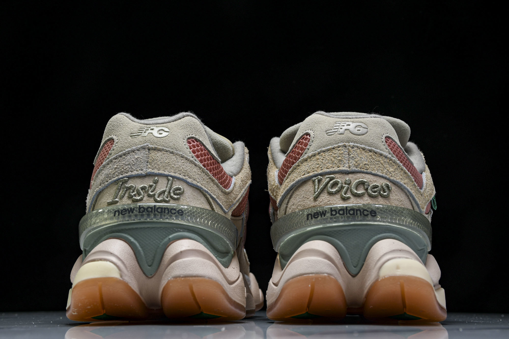 纯原 Joe Freshgoods x New Balance NB9060 复古休闲运动慢跑鞋 米粉色