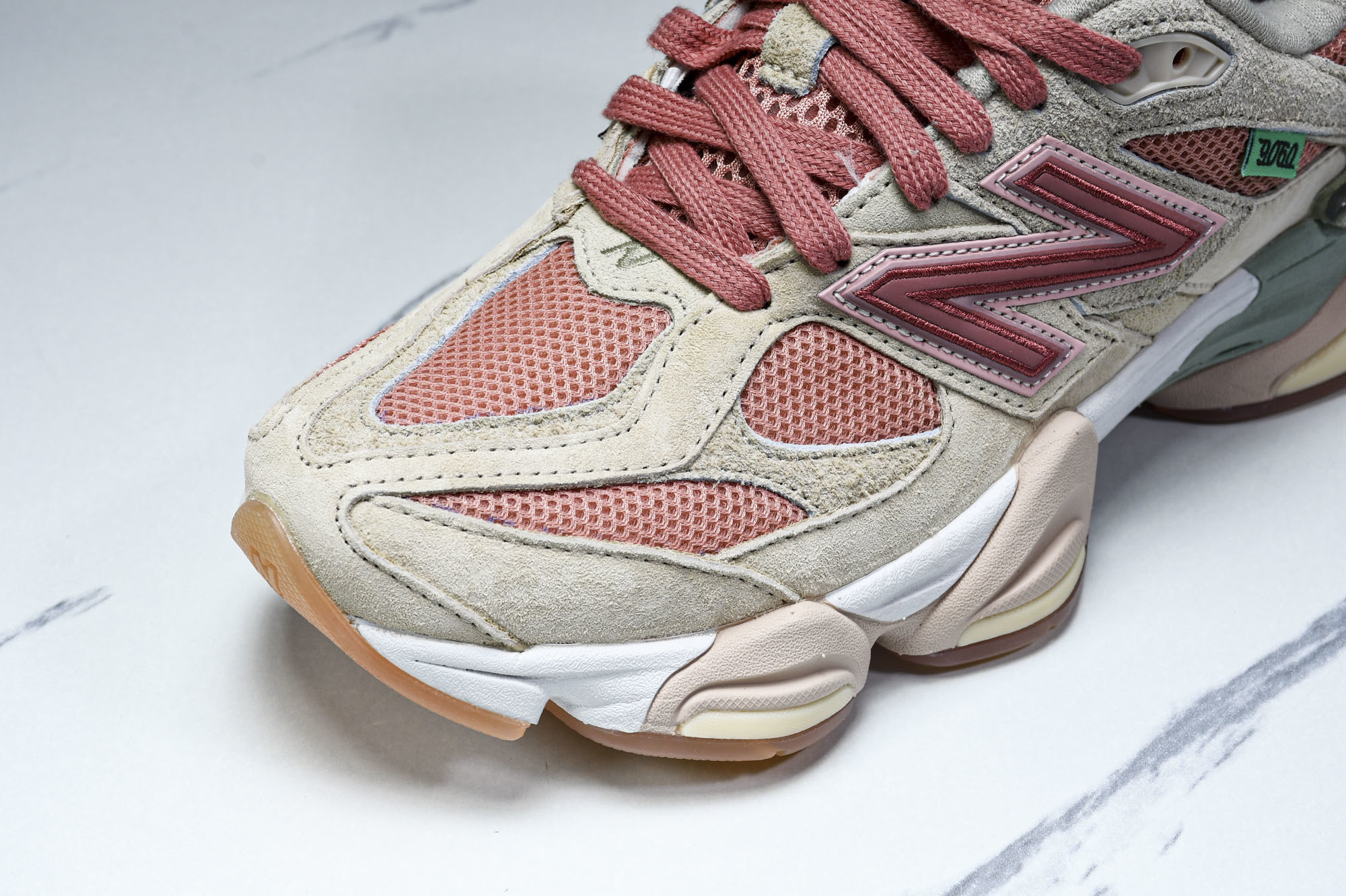 纯原 Joe Freshgoods x New Balance NB9060 复古休闲运动慢跑鞋 米粉色