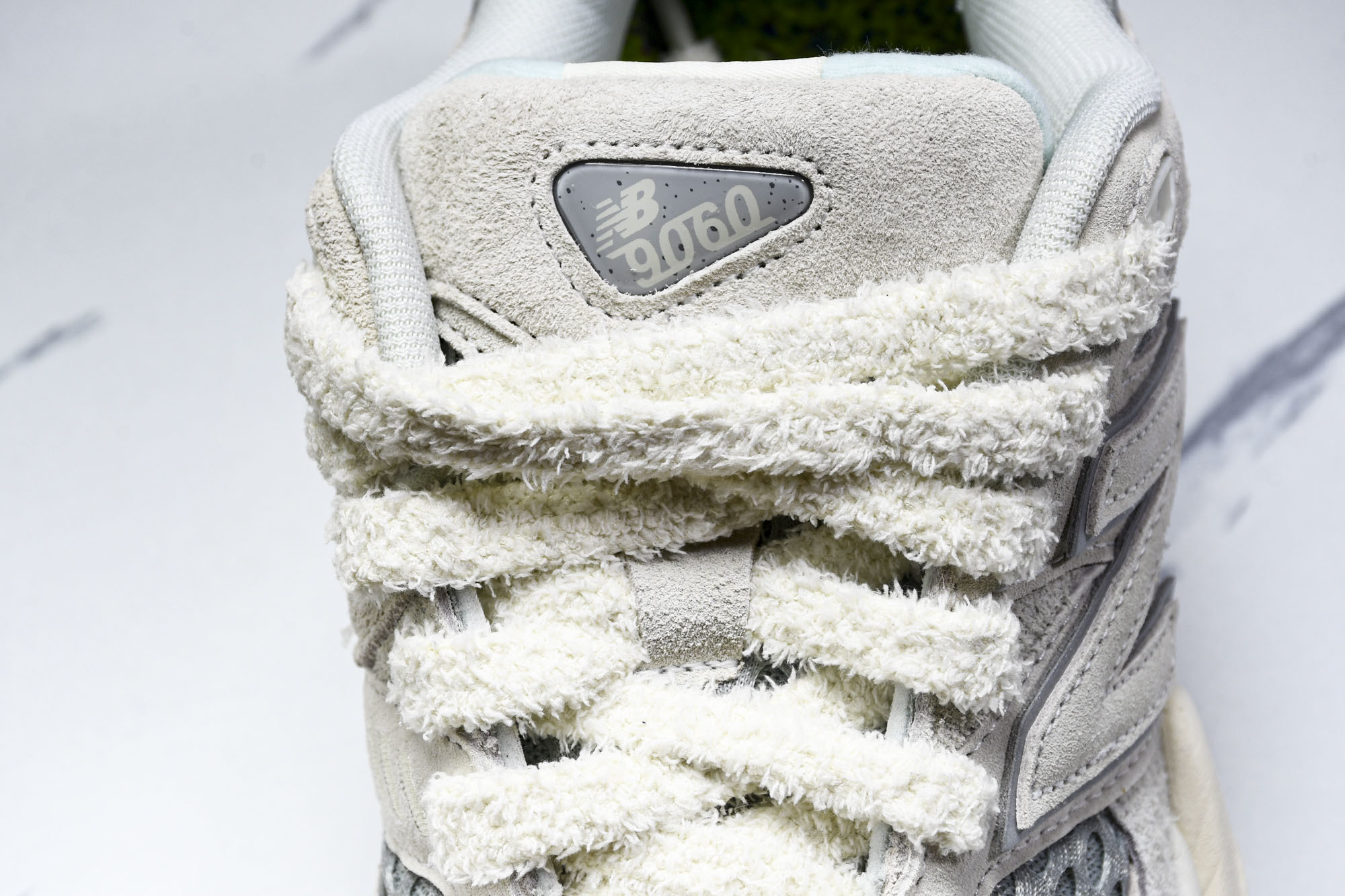 纯原 Joe Freshgoods x New Balance NB9060 复古休闲运动慢跑鞋 米绿色