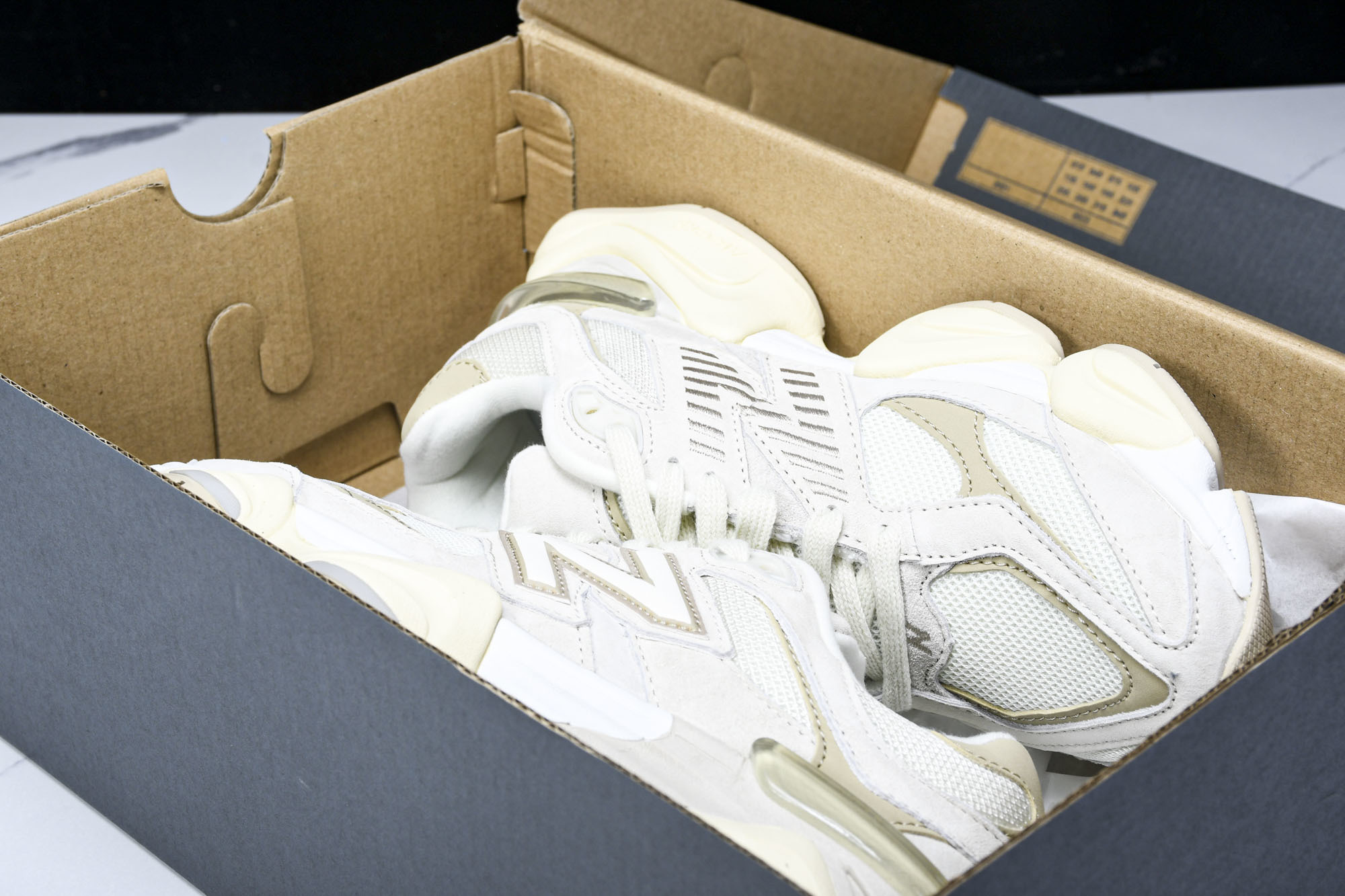 纯原 Joe Freshgoods x New Balance NB9060 复古休闲运动慢跑鞋 米色 