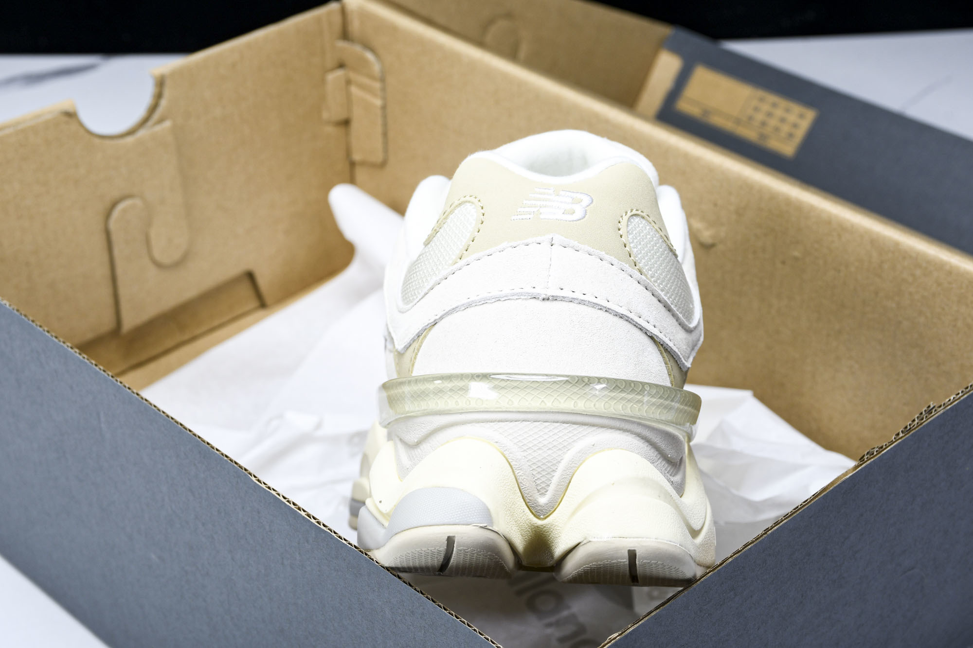 纯原 Joe Freshgoods x New Balance NB9060 复古休闲运动慢跑鞋 米色 