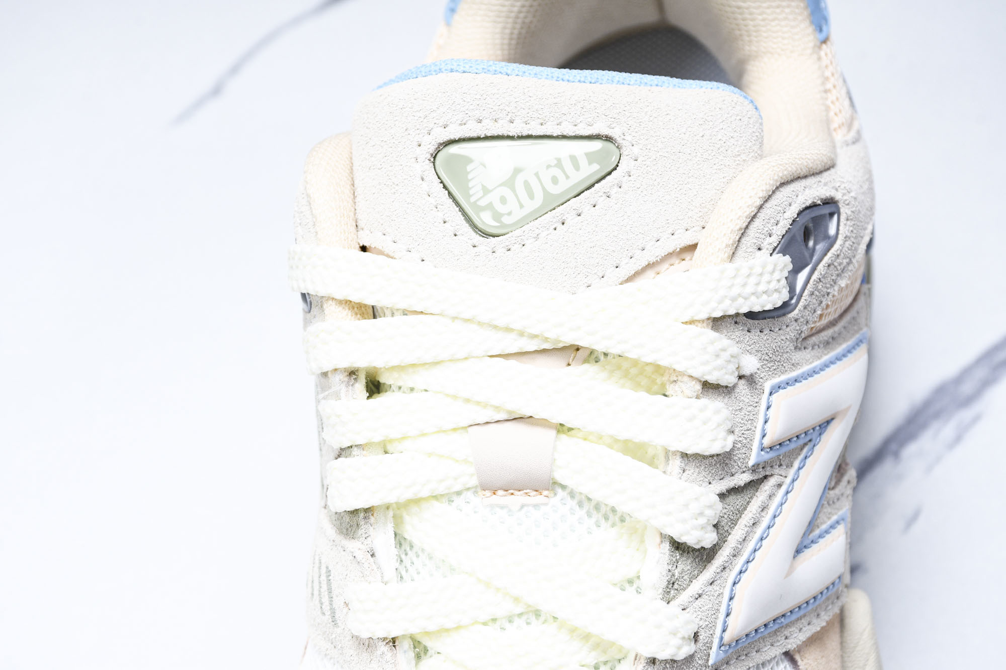 纯原 Joe Freshgoods x New Balance NB9060 复古休闲运动慢跑鞋 米蓝色