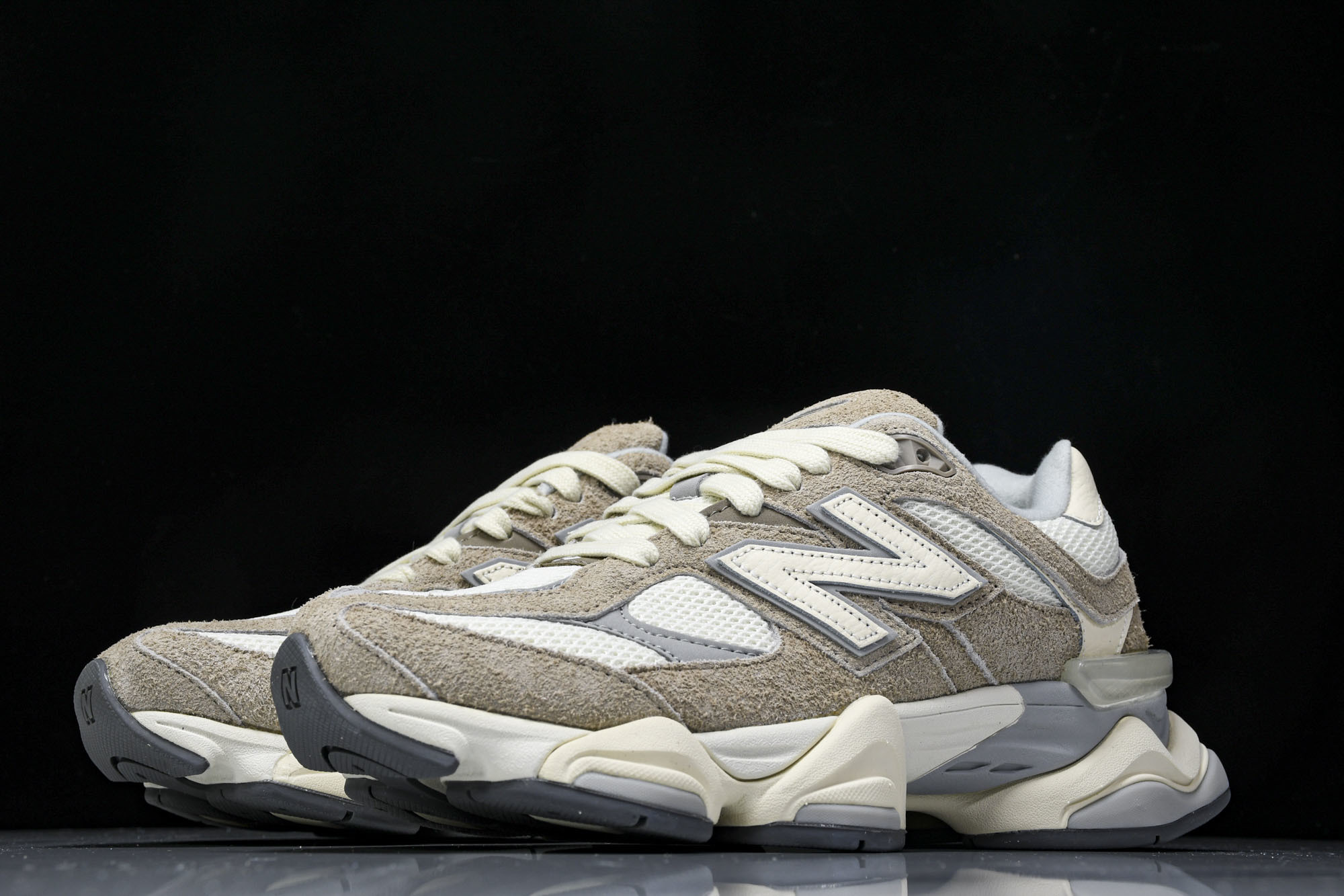 纯原 Joe Freshgoods x New Balance NB9060 复古休闲运动慢跑鞋 粉白色