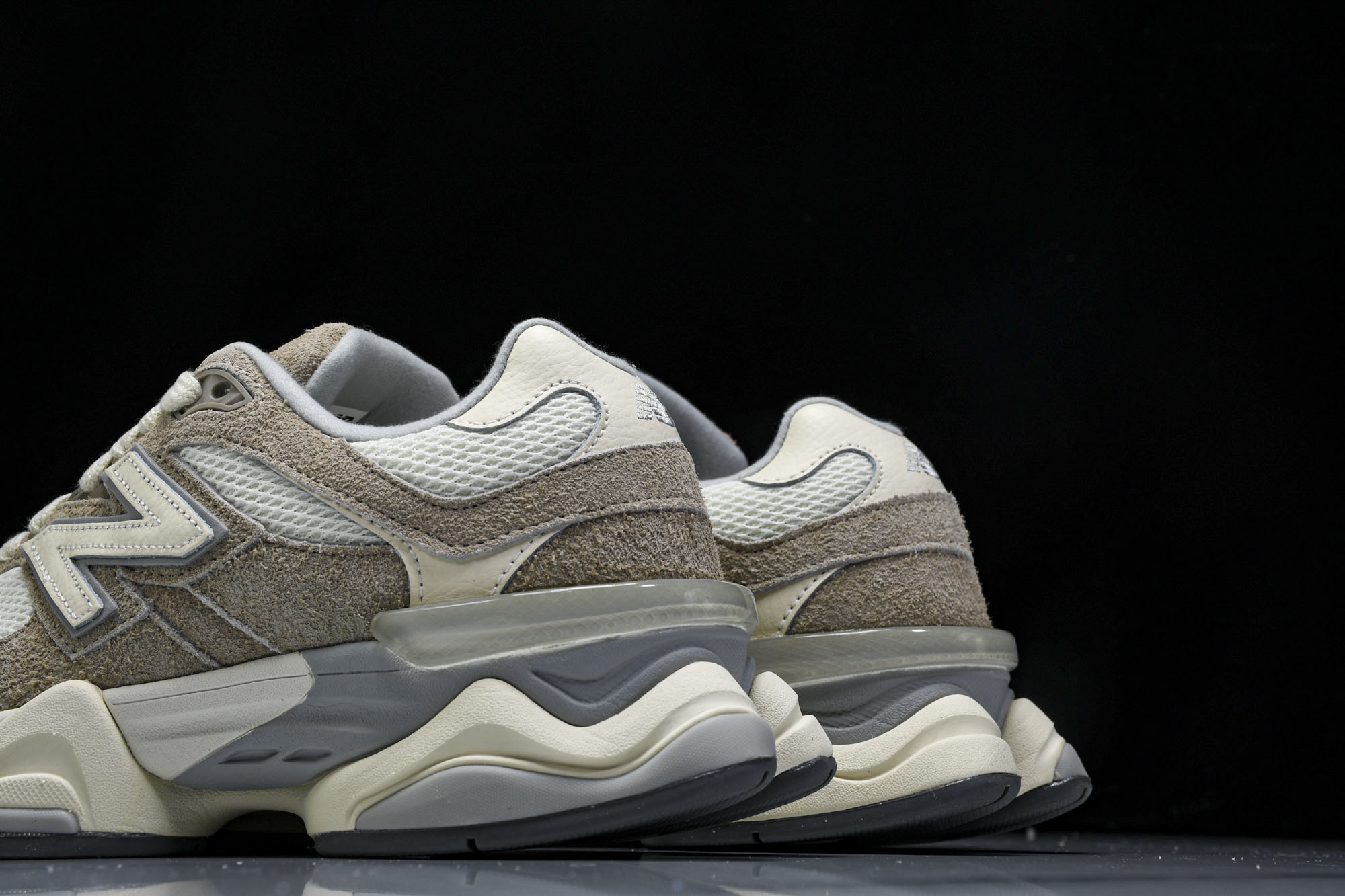 纯原 Joe Freshgoods x New Balance NB9060 复古休闲运动慢跑鞋 粉白色