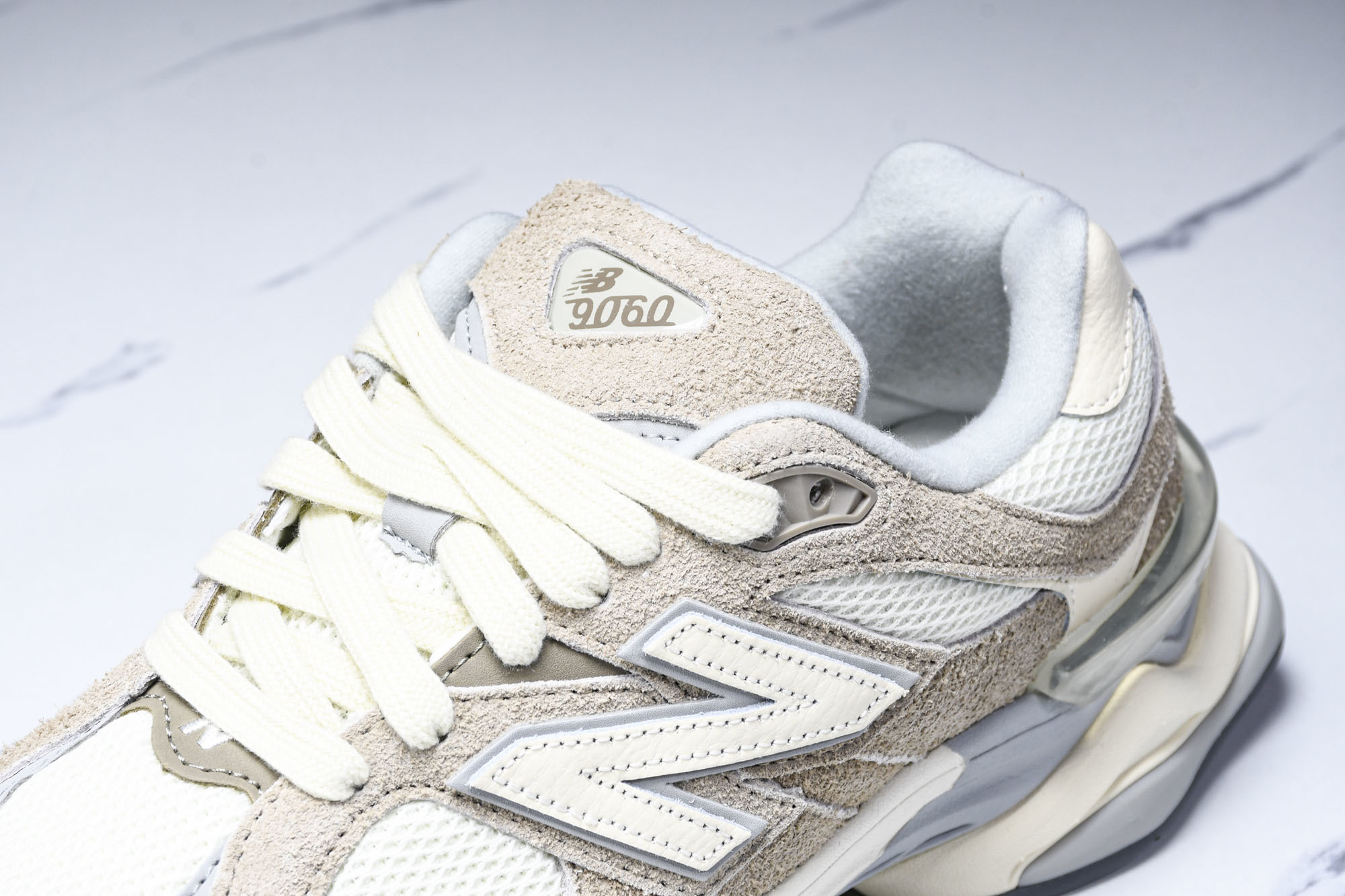 纯原 Joe Freshgoods x New Balance NB9060 复古休闲运动慢跑鞋 粉白色