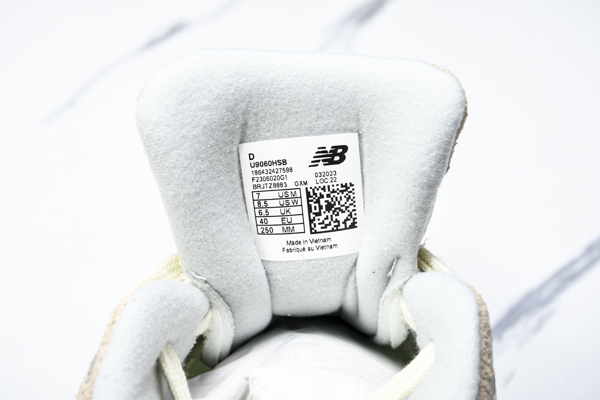 纯原 Joe Freshgoods x New Balance NB9060 复古休闲运动慢跑鞋 粉白色