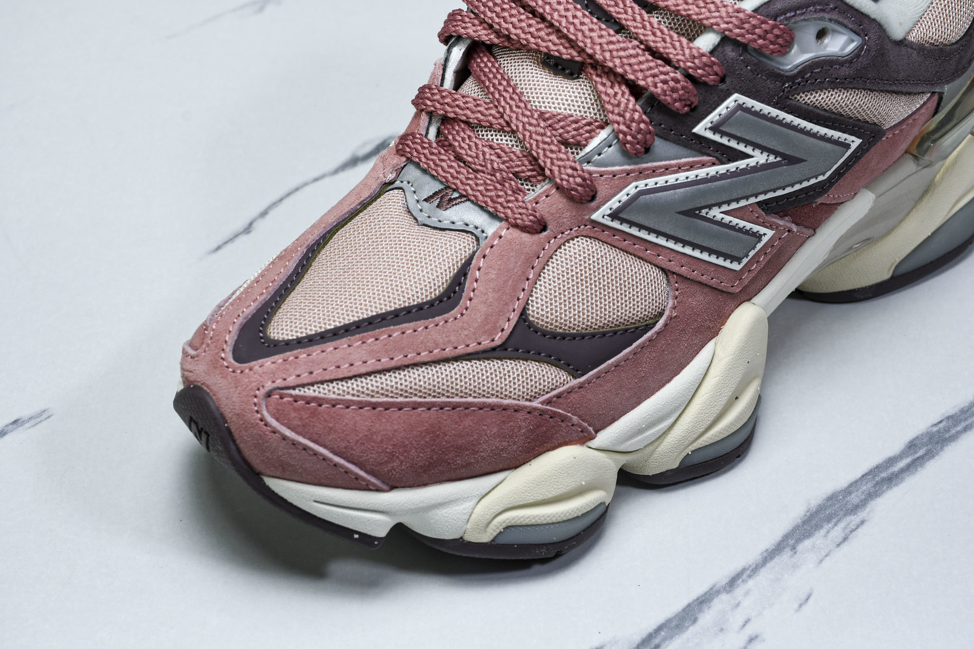 纯原 Joe Freshgoods x New Balance NB9060 复古休闲运动慢跑鞋 粉色 