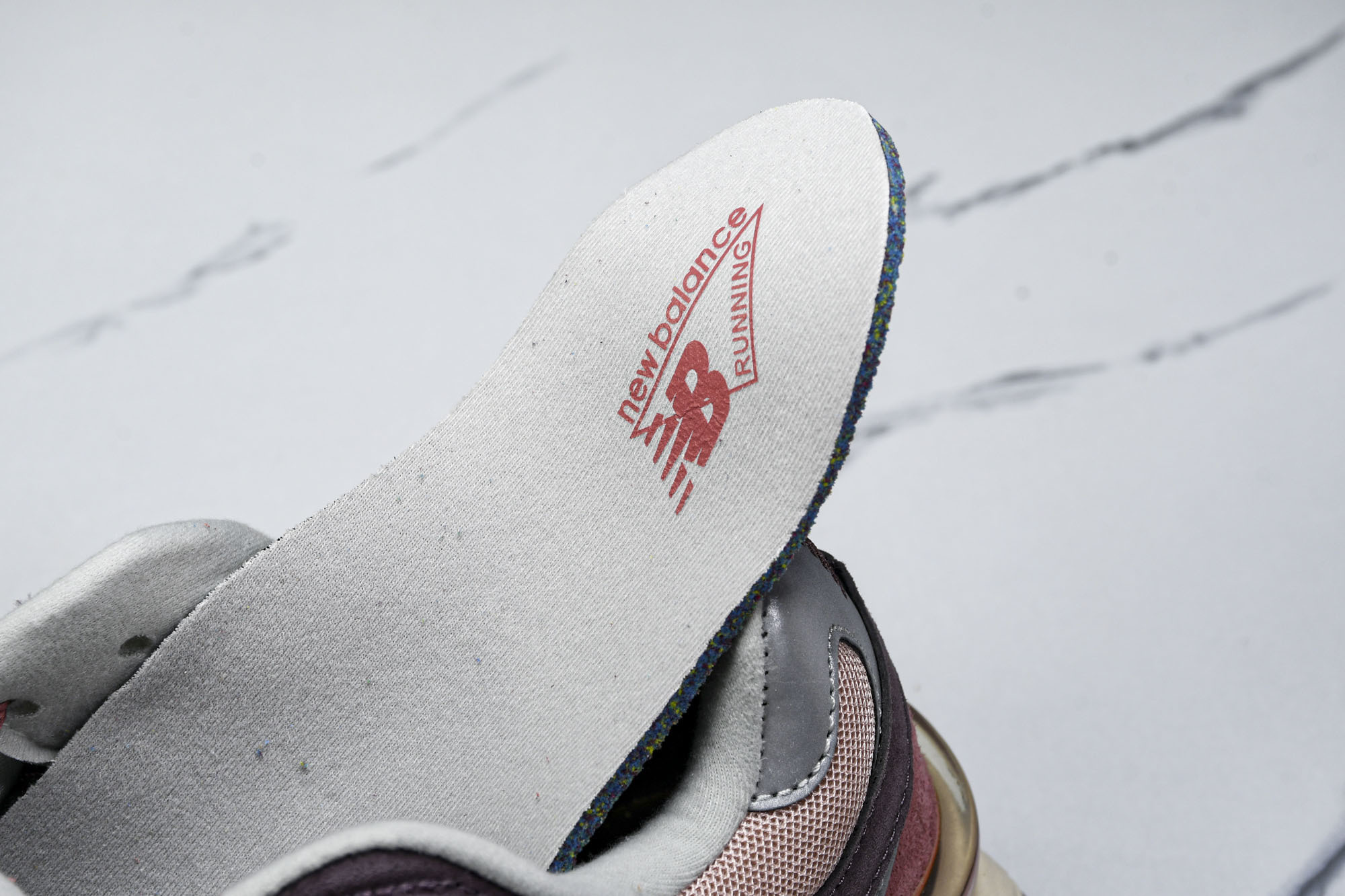 纯原 Joe Freshgoods x New Balance NB9060 复古休闲运动慢跑鞋 粉色 