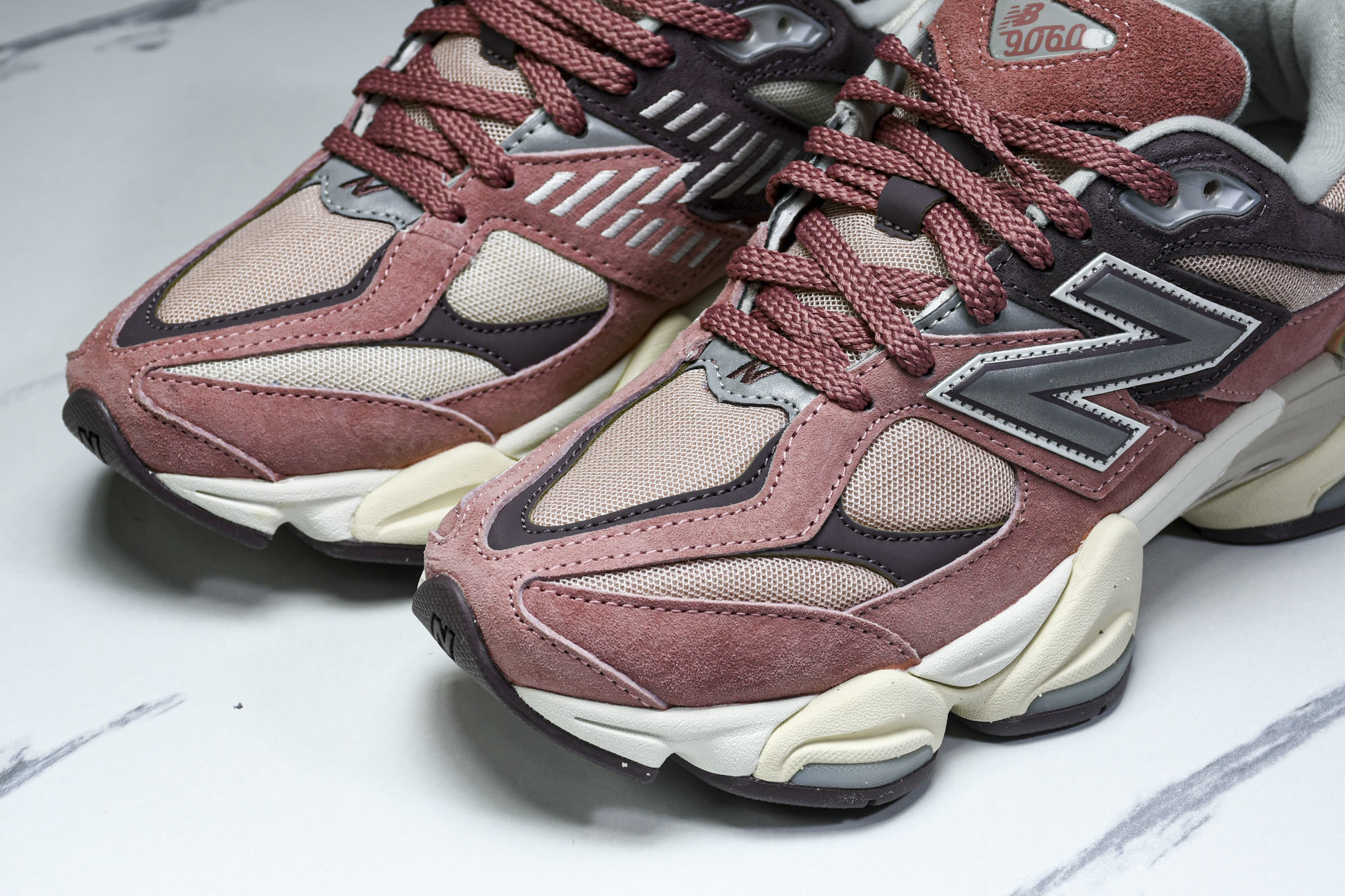 纯原 Joe Freshgoods x New Balance NB9060 复古休闲运动慢跑鞋 粉色 