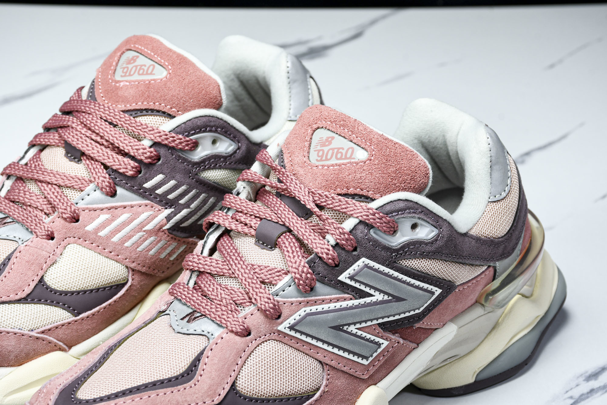 纯原 Joe Freshgoods x New Balance NB9060 复古休闲运动慢跑鞋 粉色 