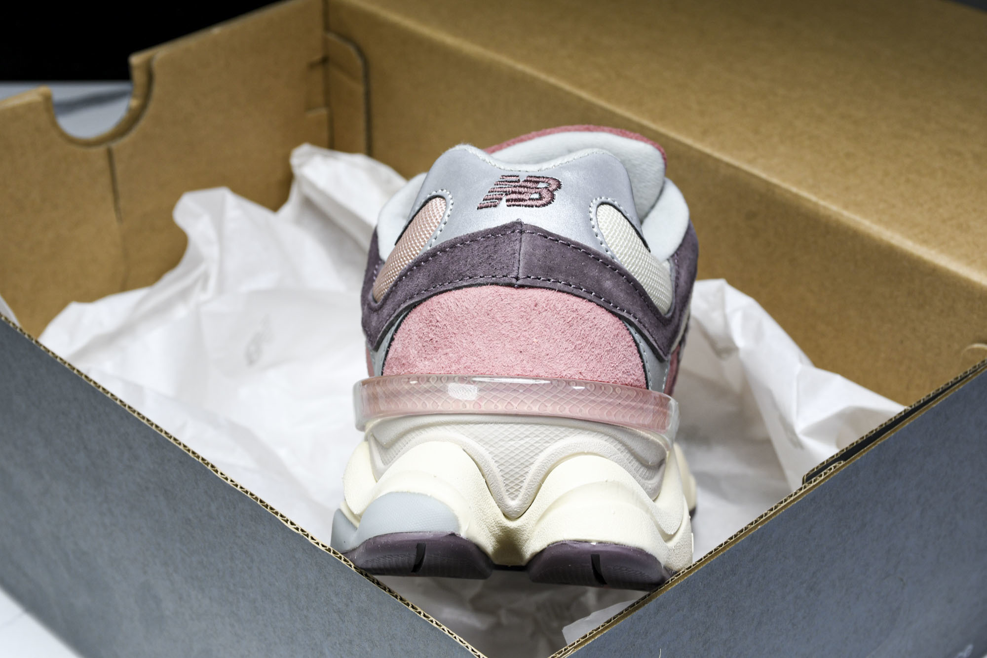 纯原 Joe Freshgoods x New Balance NB9060 复古休闲运动慢跑鞋 粉色 