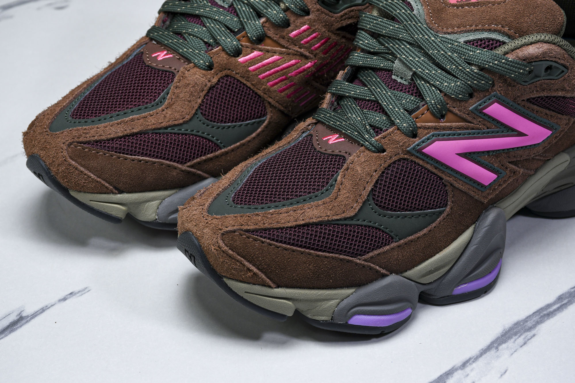 纯原 Joe Freshgoods x New Balance NB9060 复古休闲运动慢跑鞋 酒红色