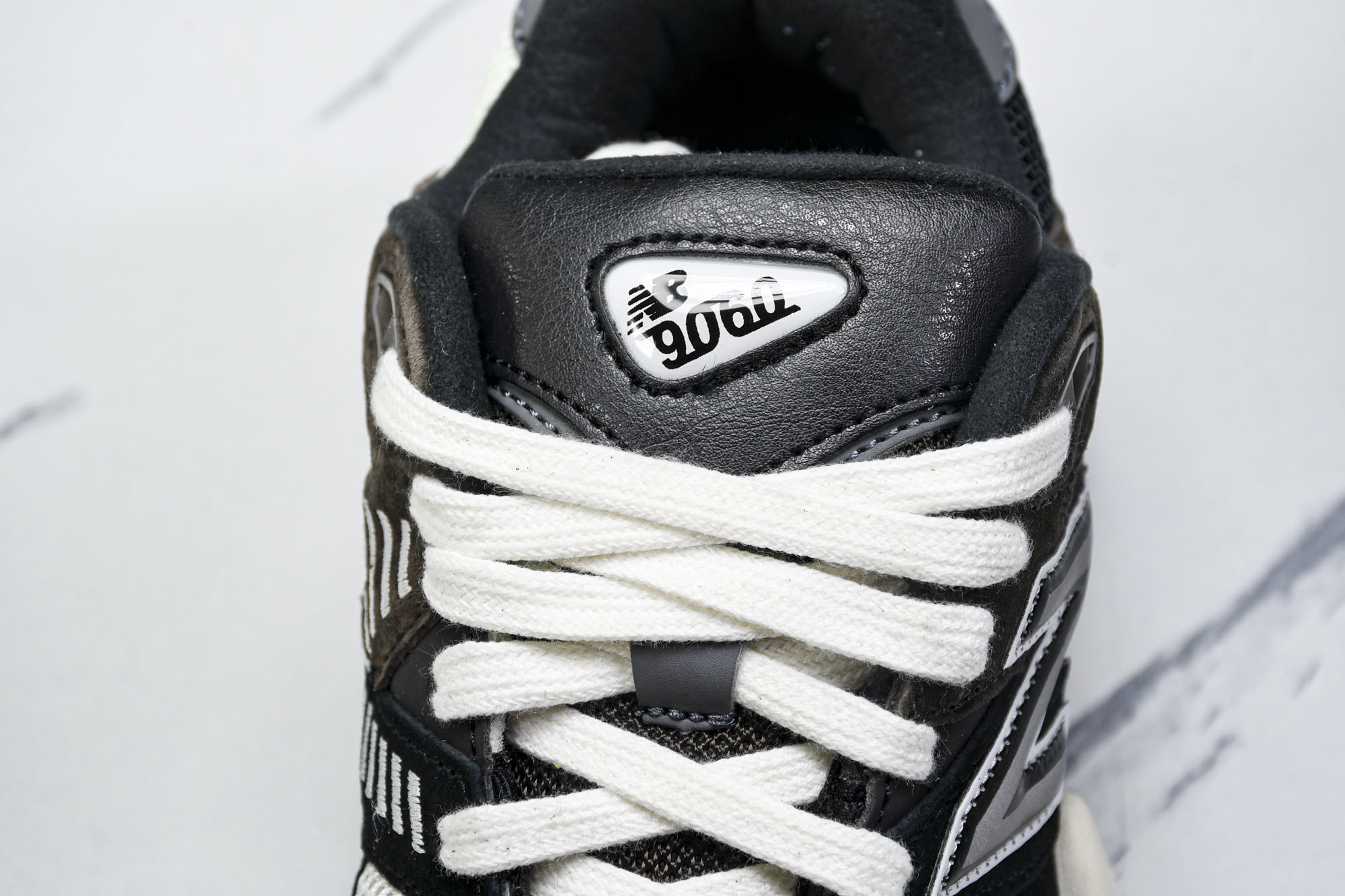 纯原 Joe Freshgoods x New Balance NB9060 复古休闲运动慢跑鞋 黑咖啡