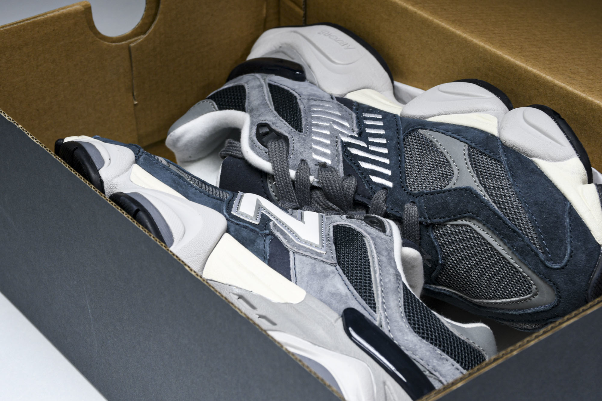 纯原 Joe Freshgoods x New Balance NB9060 复古休闲运动慢跑鞋 黑灰色