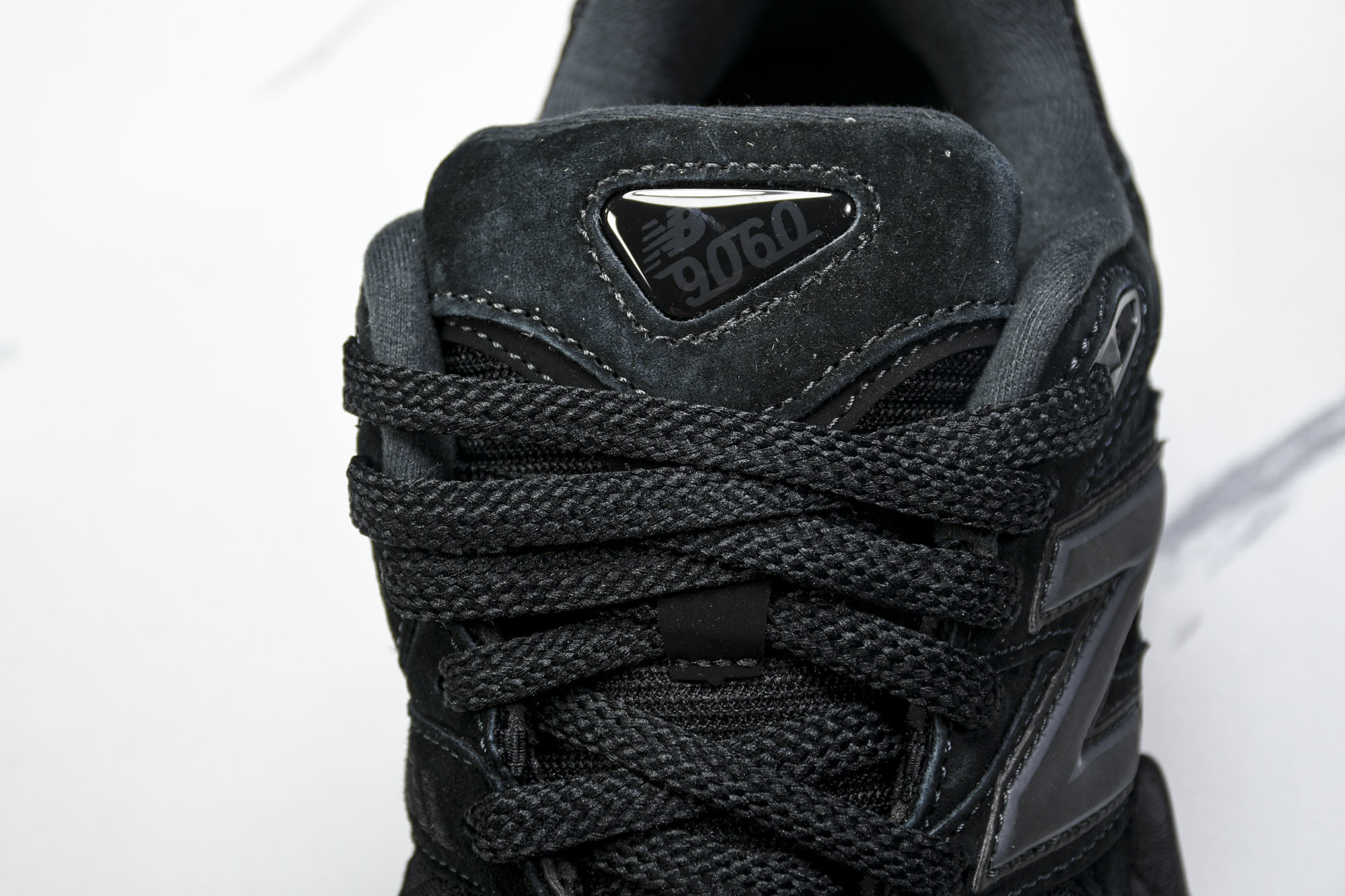 纯原 Joe Freshgoods x New Balance NB9060 复古休闲运动慢跑鞋 黑白线