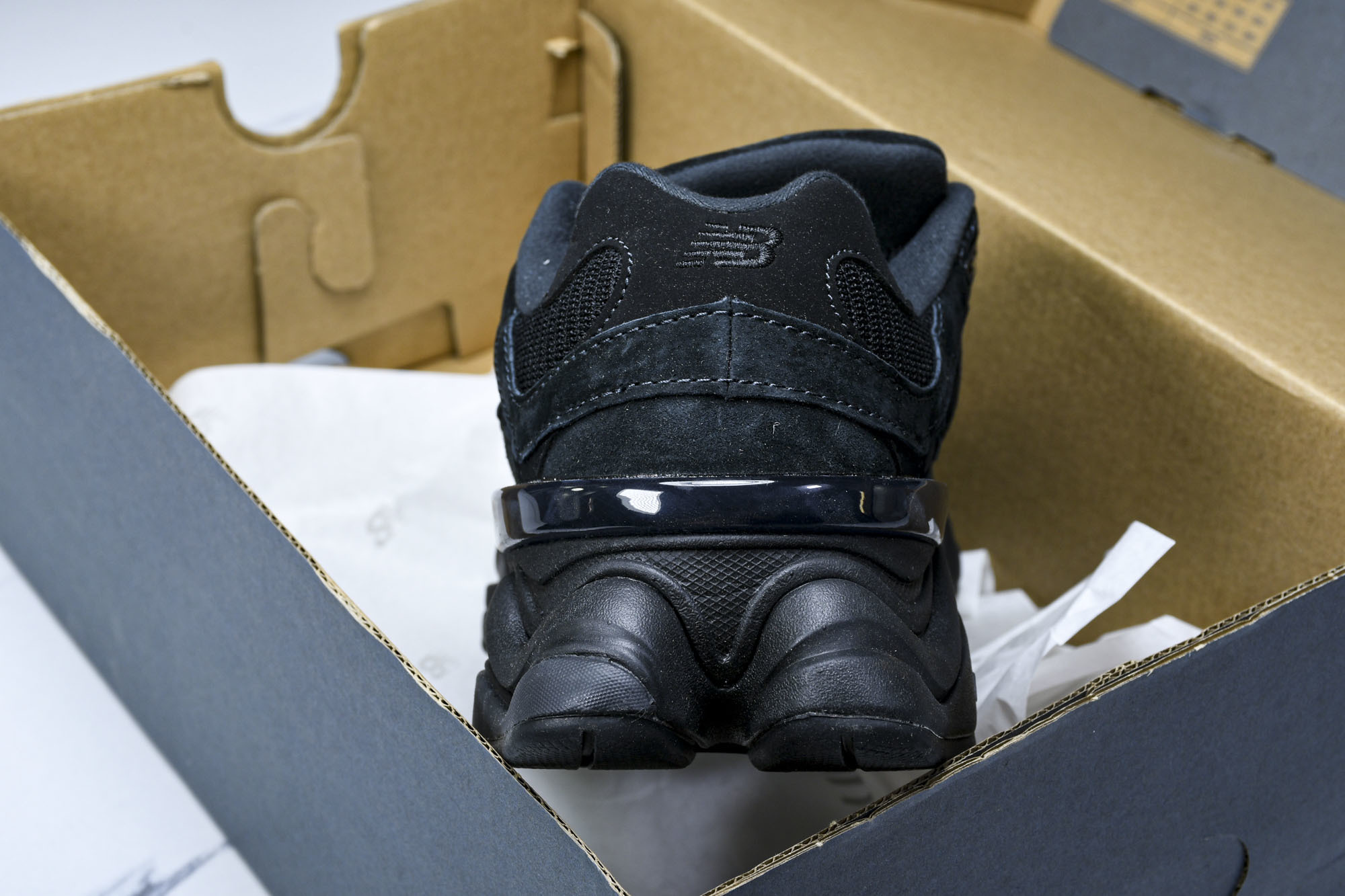 纯原 Joe Freshgoods x New Balance NB9060 复古休闲运动慢跑鞋 黑白线