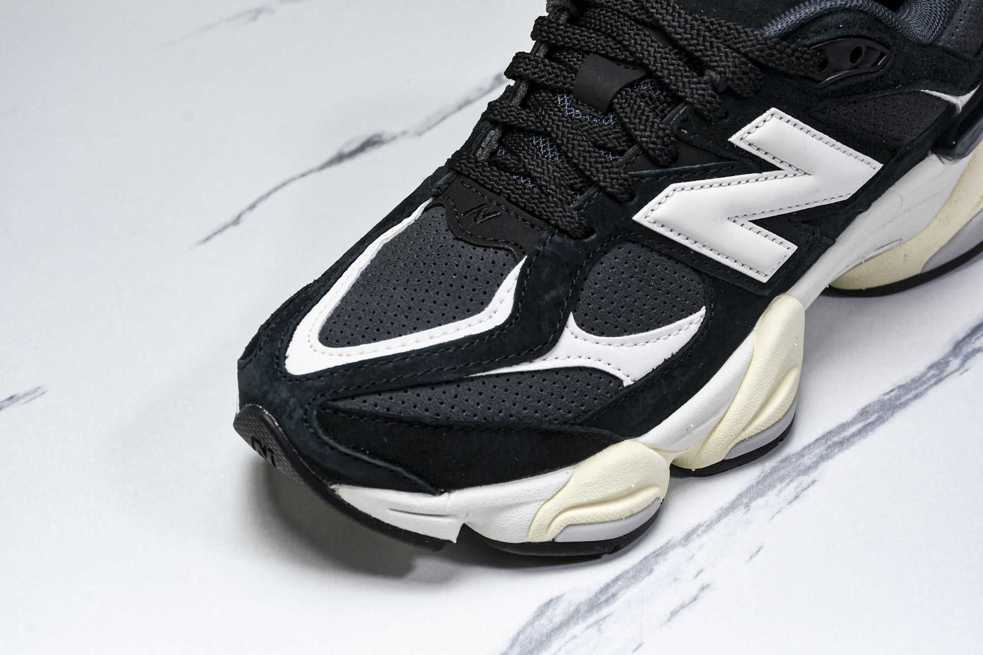 纯原 Joe Freshgoods x New Balance NB9060 复古休闲运动慢跑鞋 黑白色