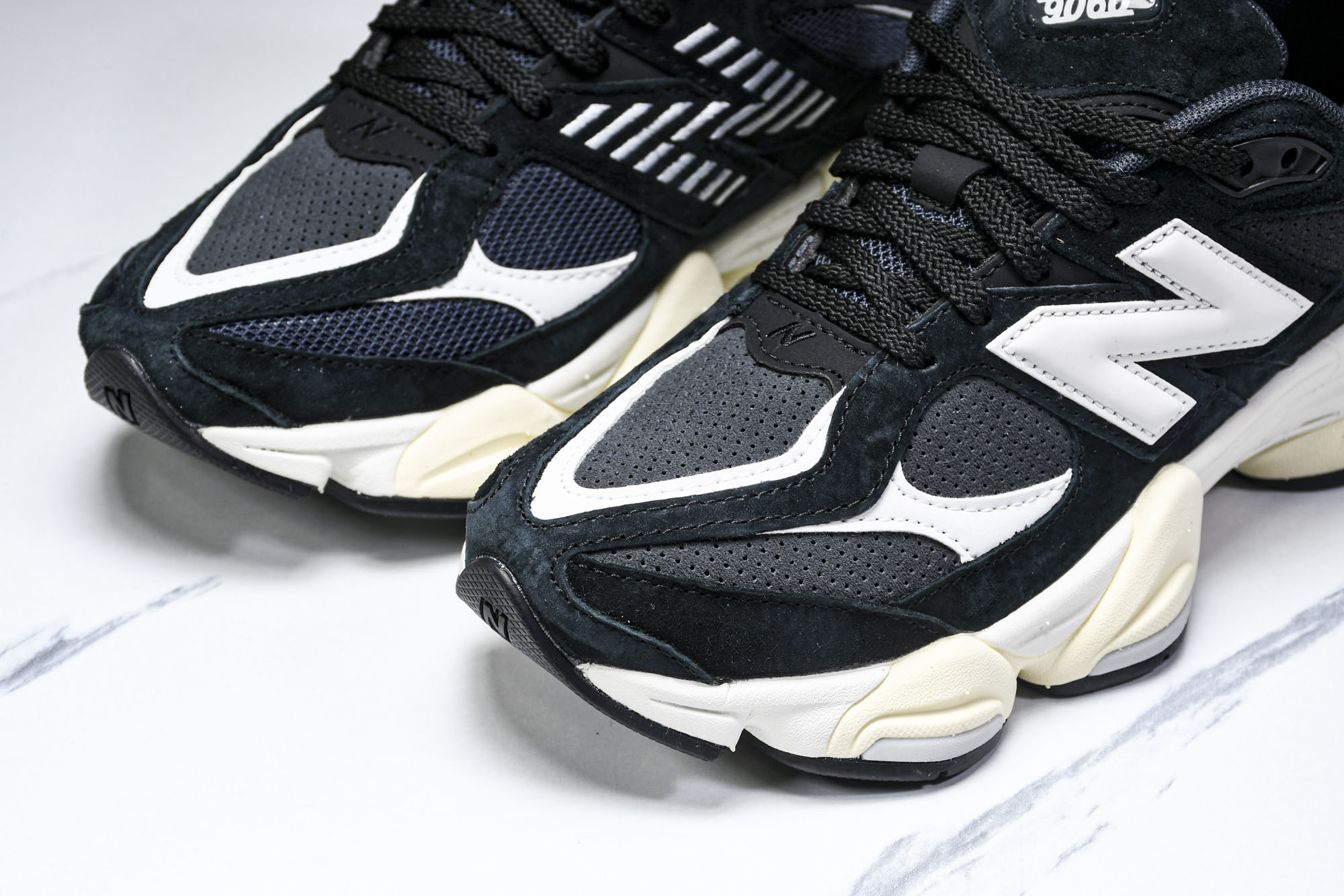 纯原 Joe Freshgoods x New Balance NB9060 复古休闲运动慢跑鞋 黑白色