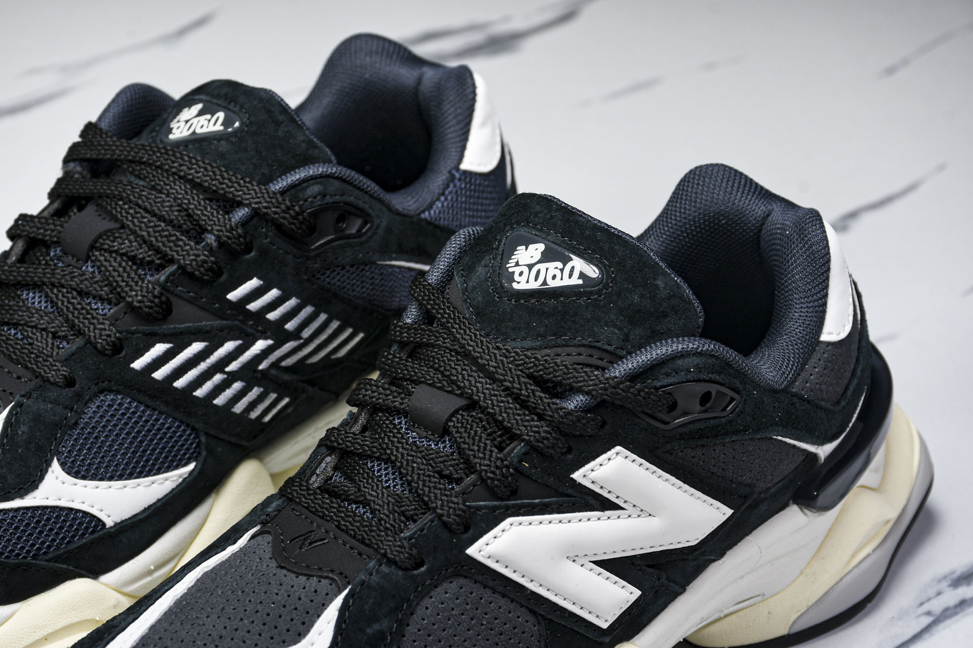 纯原 Joe Freshgoods x New Balance NB9060 复古休闲运动慢跑鞋 黑白色