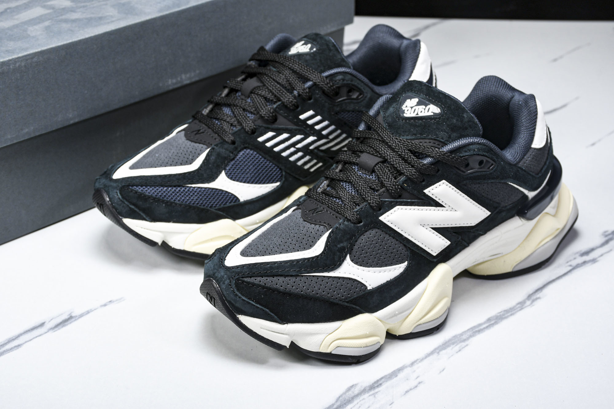 纯原 Joe Freshgoods x New Balance NB9060 复古休闲运动慢跑鞋 黑白色
