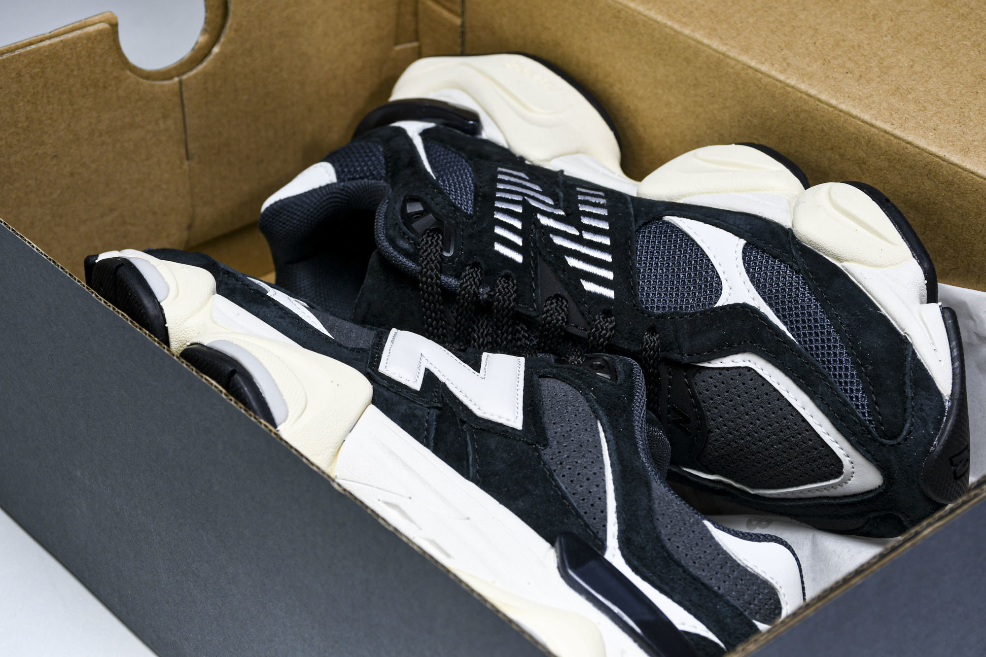 纯原 Joe Freshgoods x New Balance NB9060 复古休闲运动慢跑鞋 黑白色
