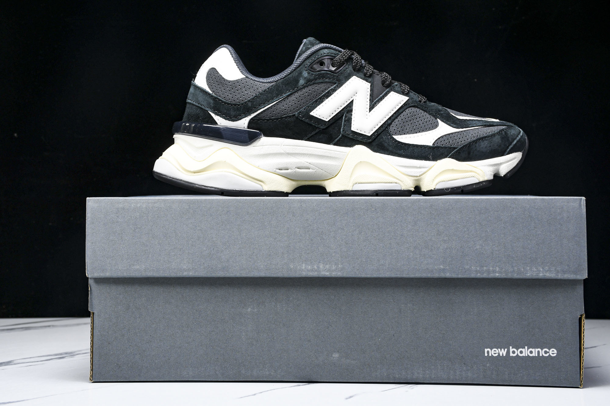 纯原 Joe Freshgoods x New Balance NB9060 复古休闲运动慢跑鞋 黑白色