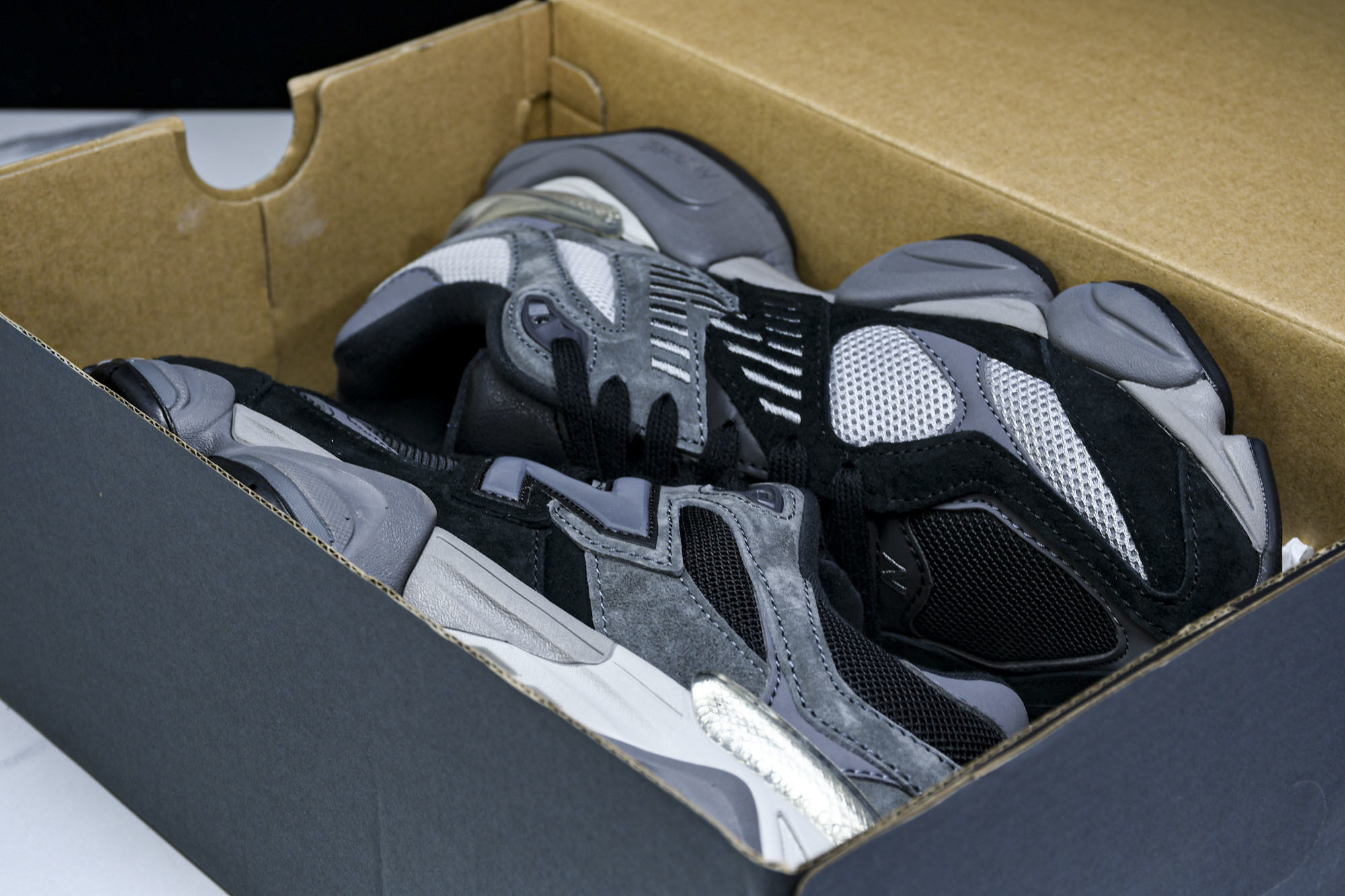 纯原 Joe Freshgoods x New Balance NB9060 复古休闲运动慢跑鞋 黑色 