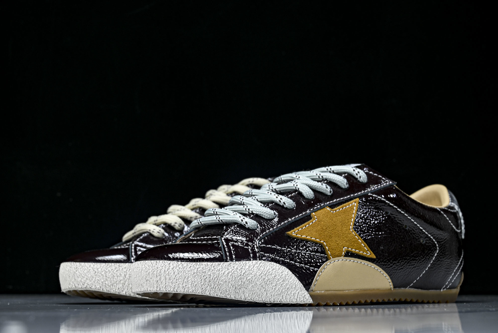 Golden Goose True Star 25s最新款 小红书爆款鞋 采用进口牛皮羊皮内里 舒适感爆
