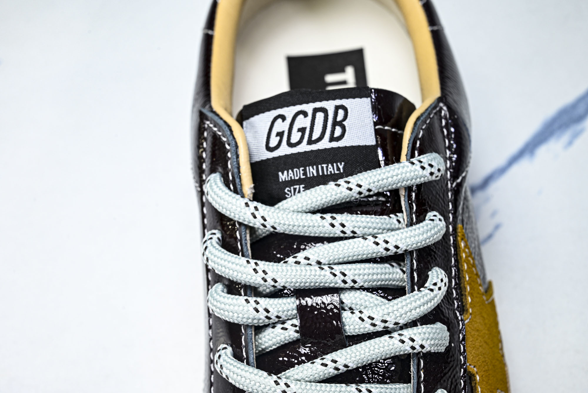 Golden Goose True Star 25s最新款 小红书爆款鞋 采用进口牛皮羊皮内里 舒适感爆