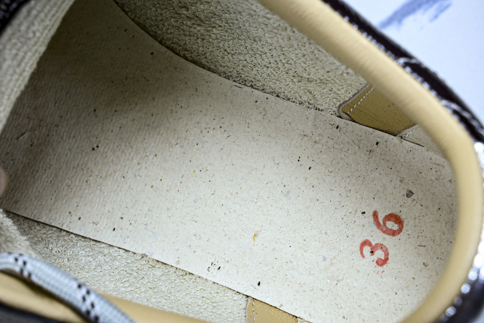 Golden Goose True Star 25s最新款 小红书爆款鞋 采用进口牛皮羊皮内里 舒适感爆