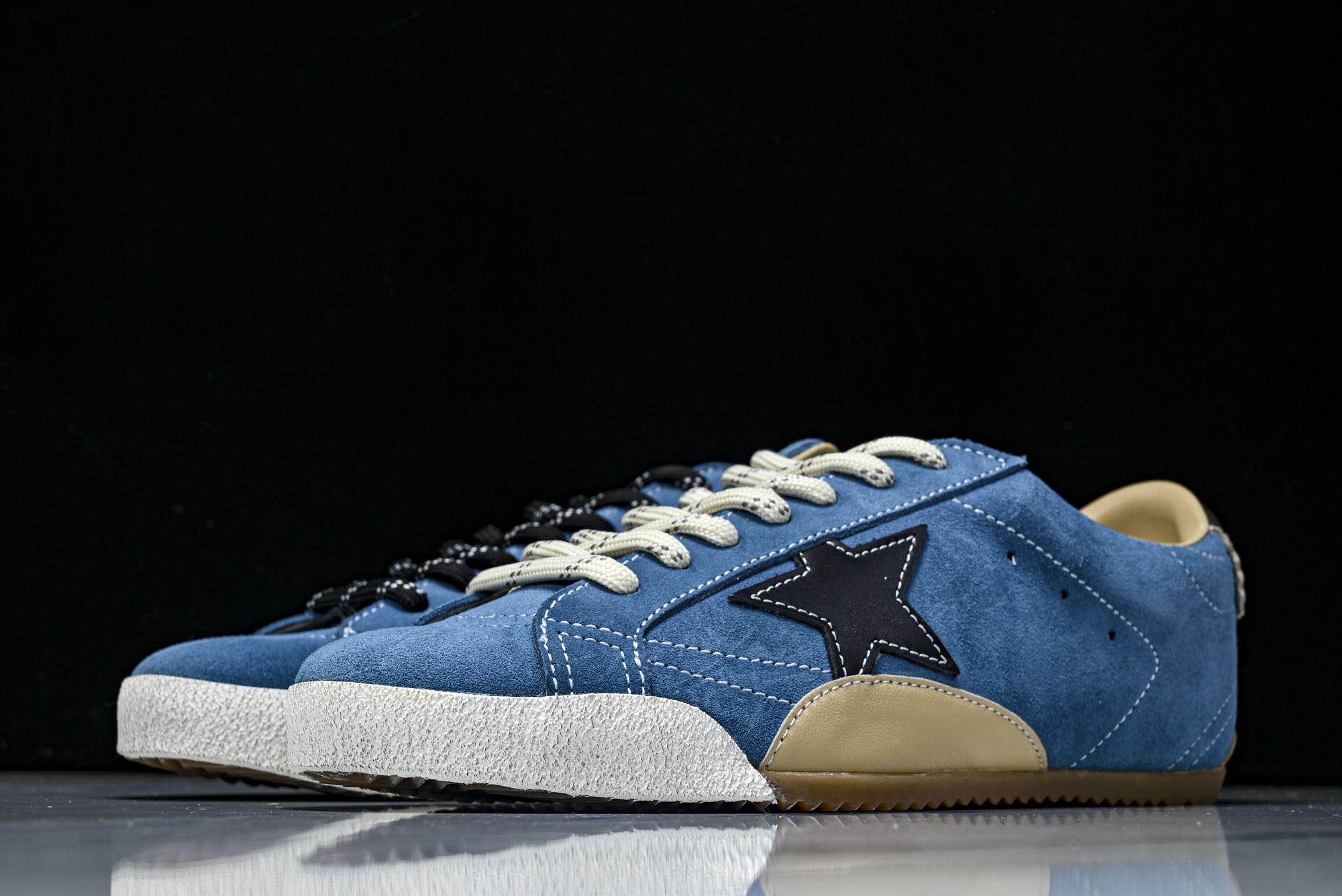 Golden Goose True Star 25s最新款 小红书爆款鞋 采用进口牛皮羊皮内里 舒适感爆