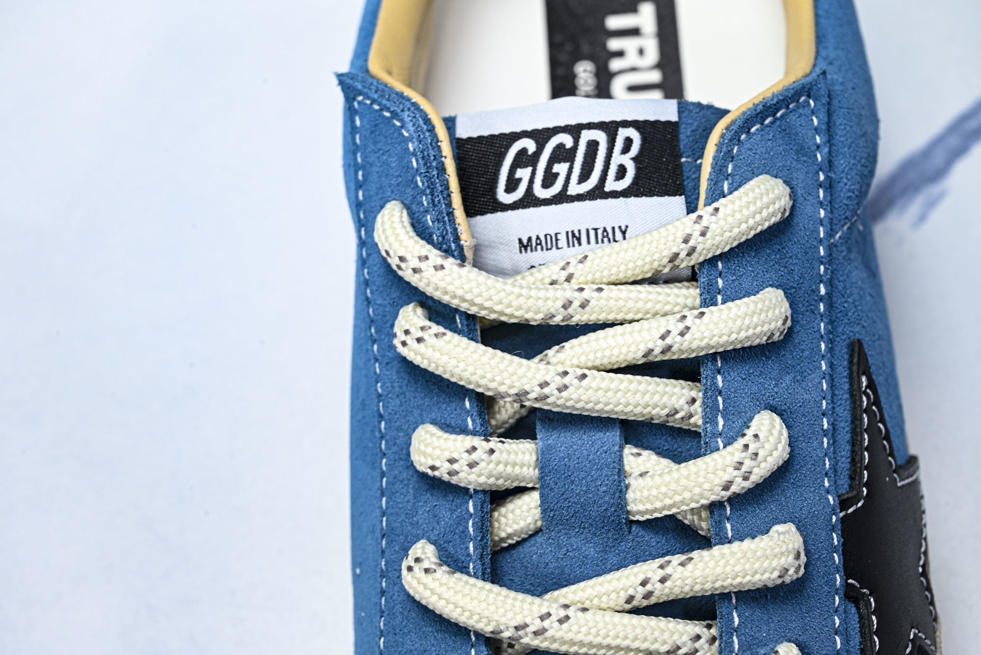 Golden Goose True Star 25s最新款 小红书爆款鞋 采用进口牛皮羊皮内里 舒适感爆