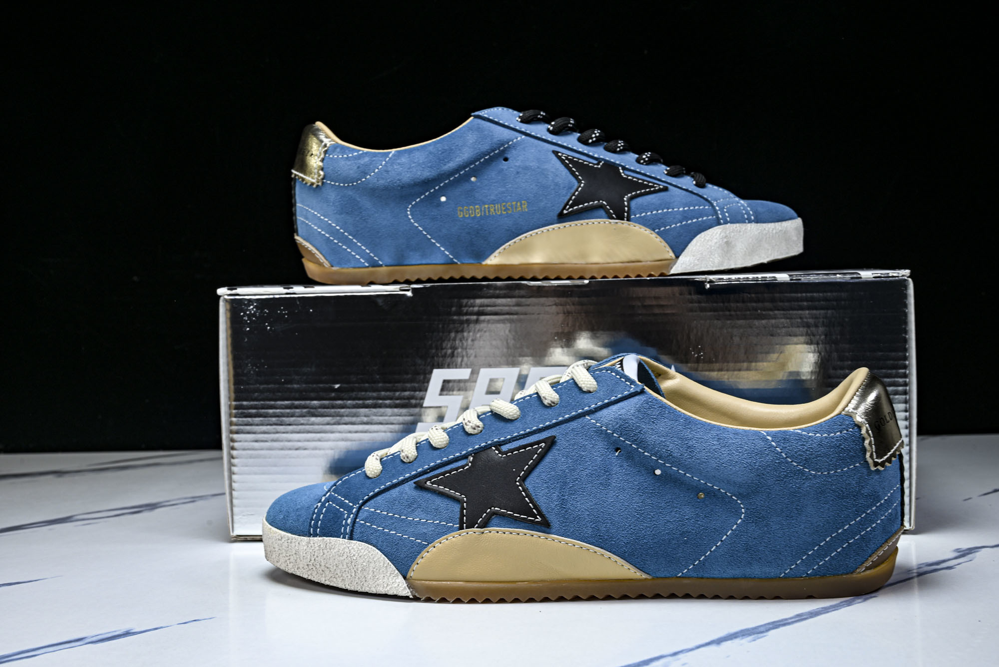Golden Goose True Star 25s最新款 小红书爆款鞋 采用进口牛皮羊皮内里 舒适感爆