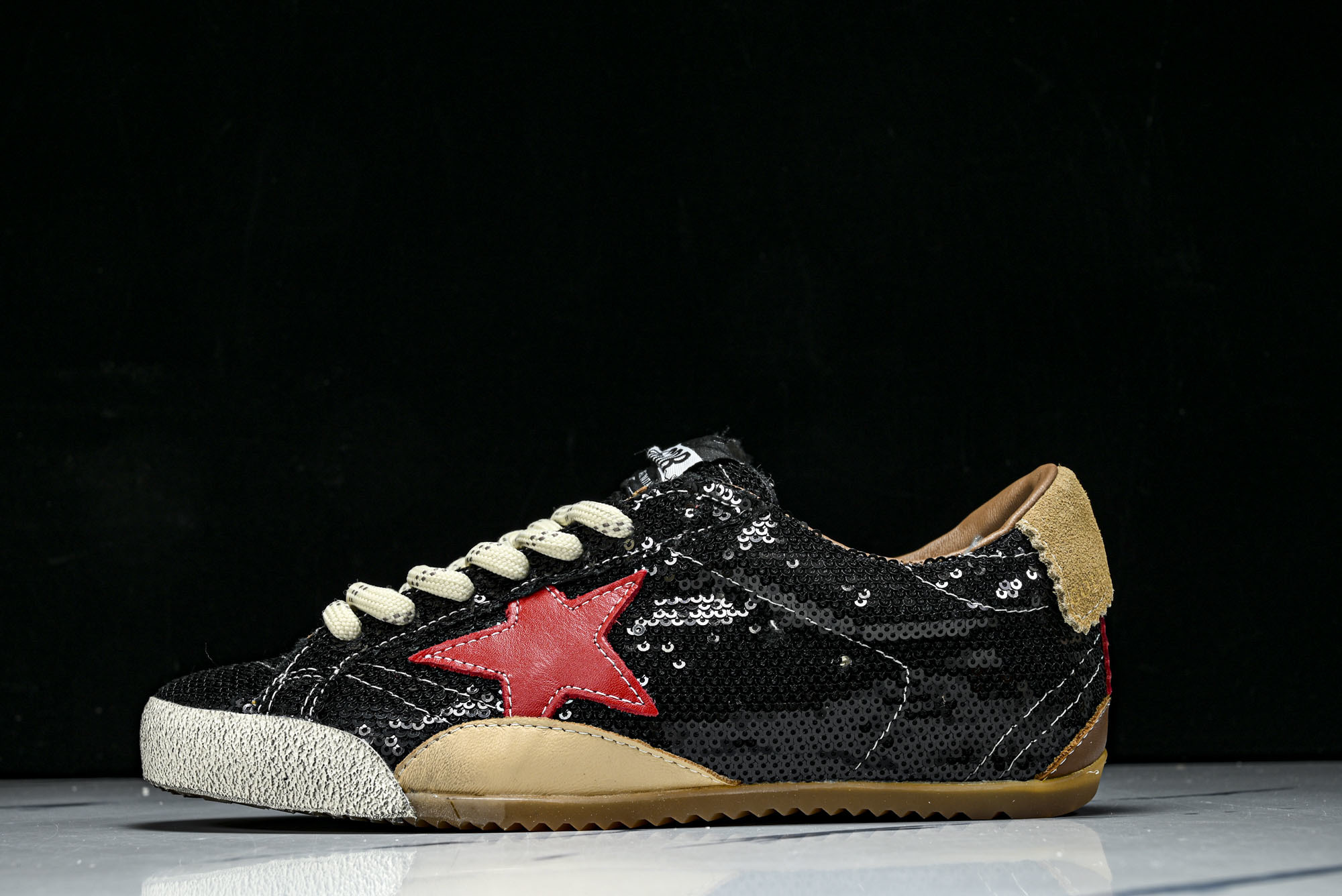 Golden Goose True Star 25s最新款 小红书爆款鞋 采用进口牛皮羊皮内里 舒适感爆