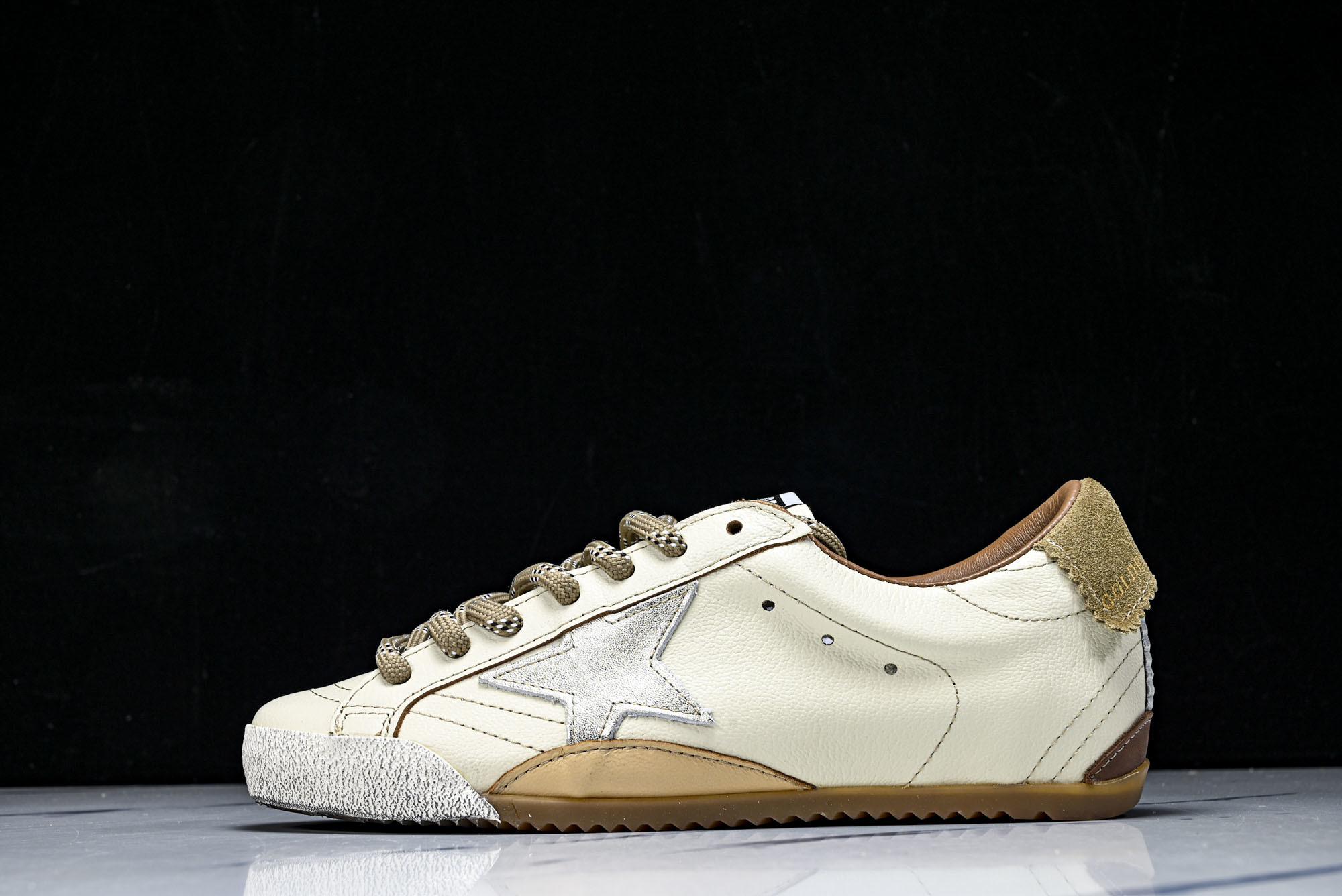 Golden Goose True Star 25s最新款 小红书爆款鞋 采用进口牛皮羊皮内里 舒适感爆
