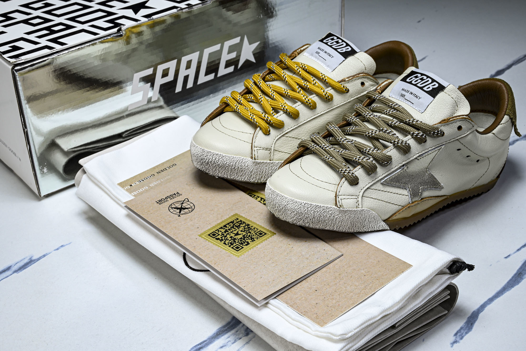 Golden Goose True Star 25s最新款 小红书爆款鞋 采用进口牛皮羊皮内里 舒适感爆