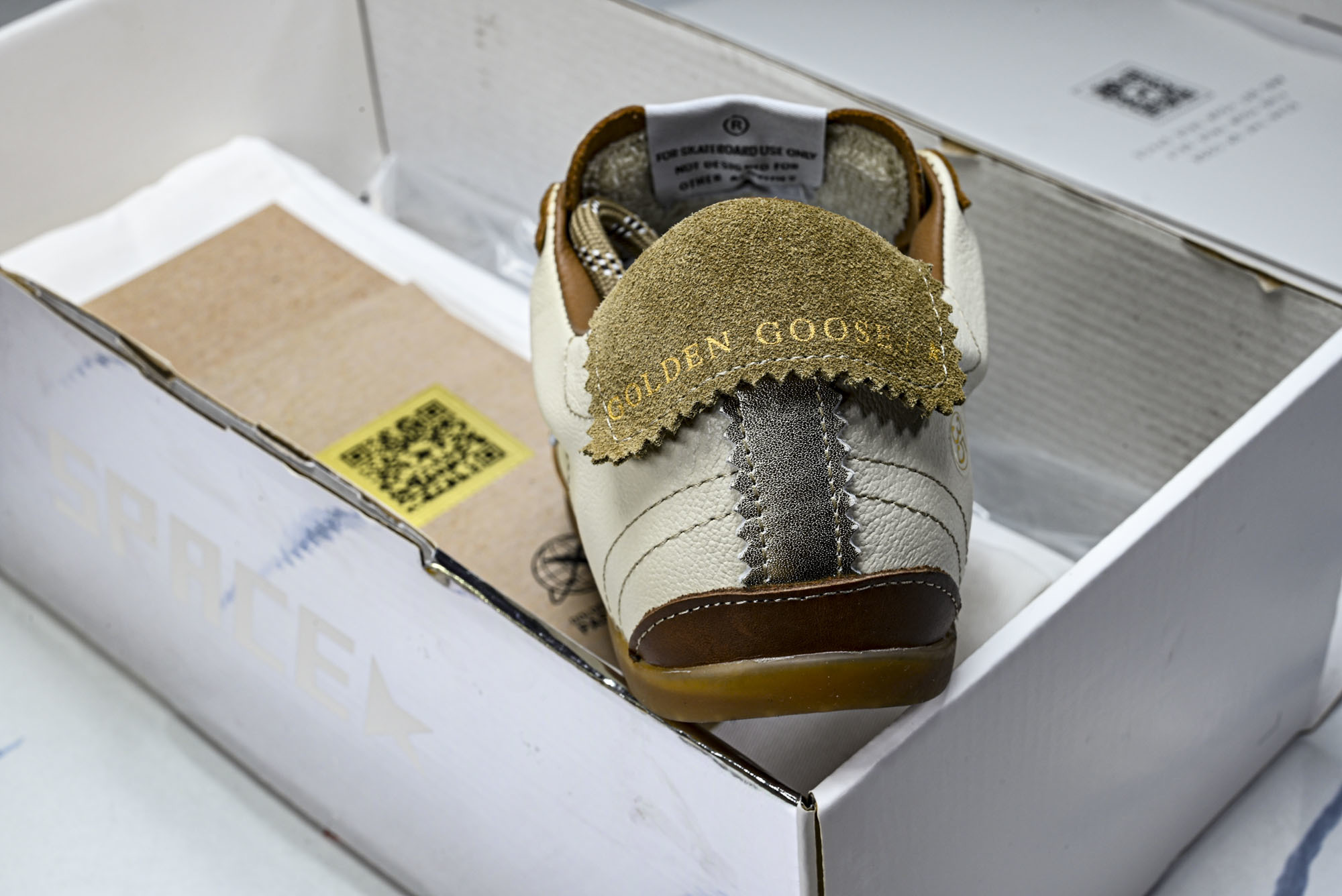 Golden Goose True Star 25s最新款 小红书爆款鞋 采用进口牛皮羊皮内里 舒适感爆
