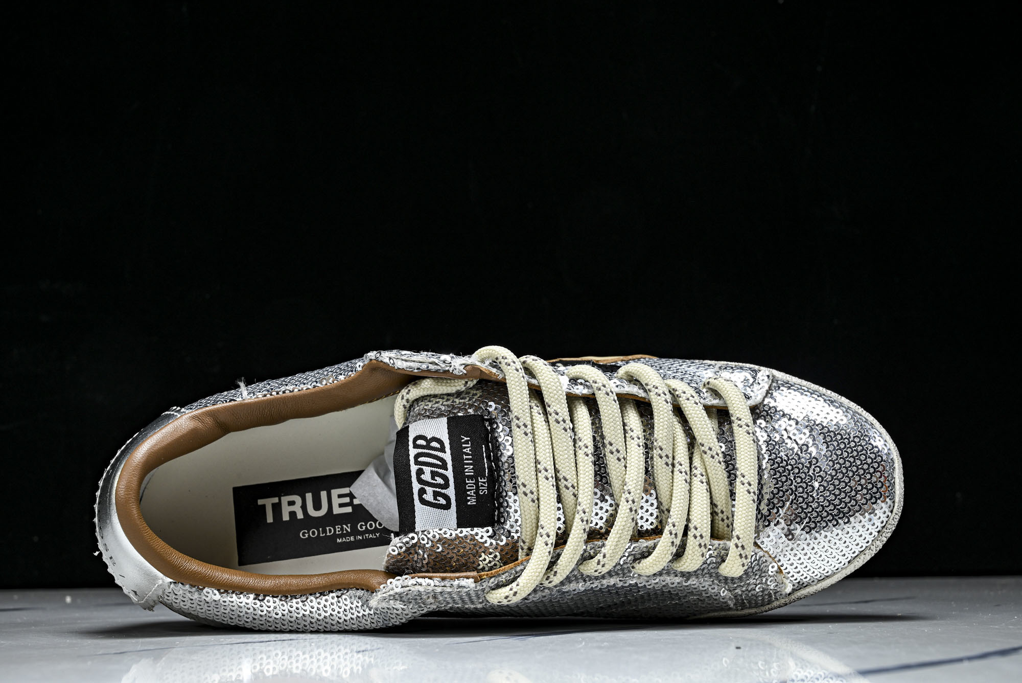 Golden Goose True Star 25s最新款 小红书爆款鞋 采用进口牛皮羊皮内里 舒适感爆