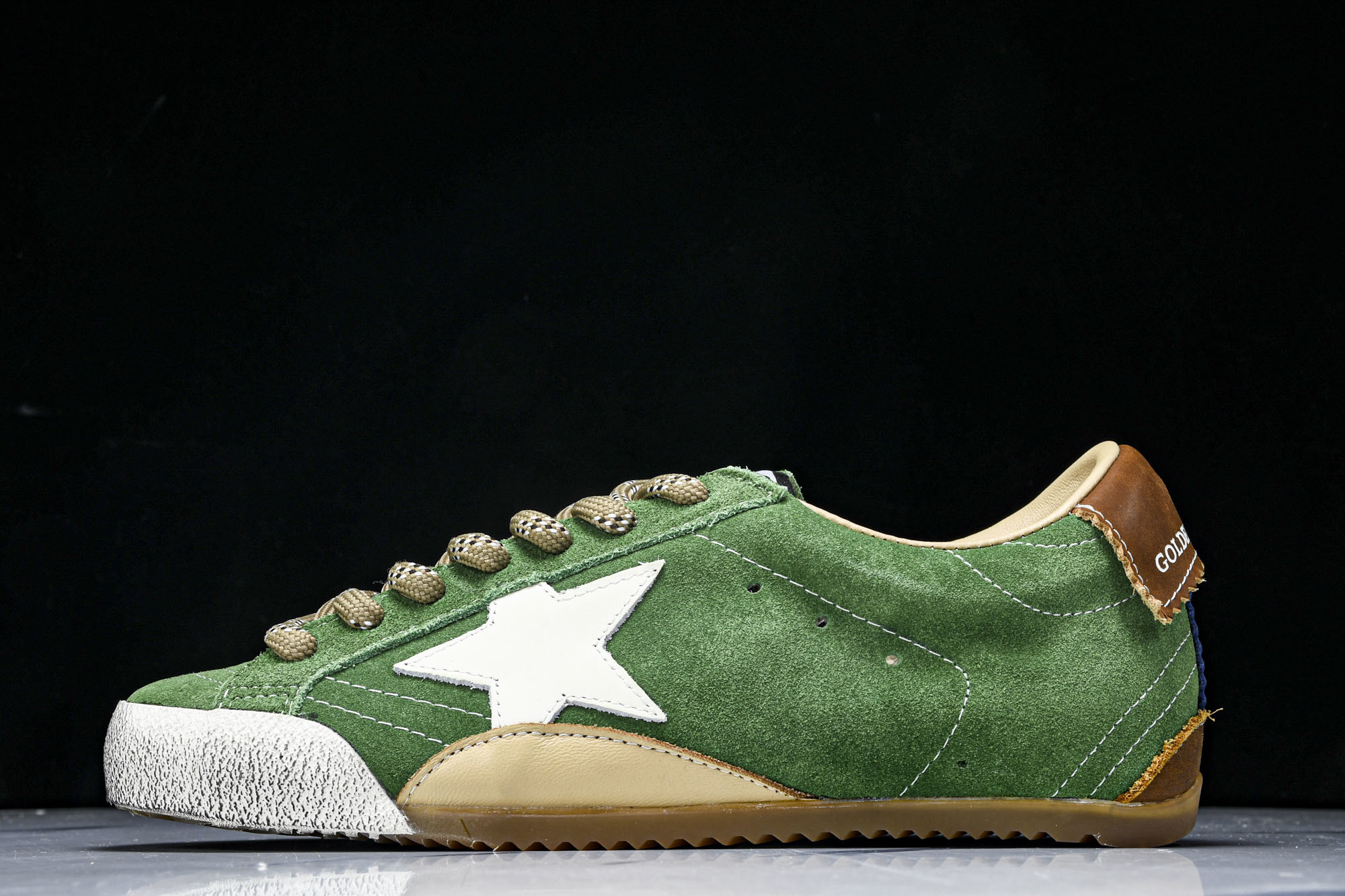 Golden Goose True Star 25s最新款 小红书爆款鞋 采用进口牛皮羊皮内里 舒适感爆