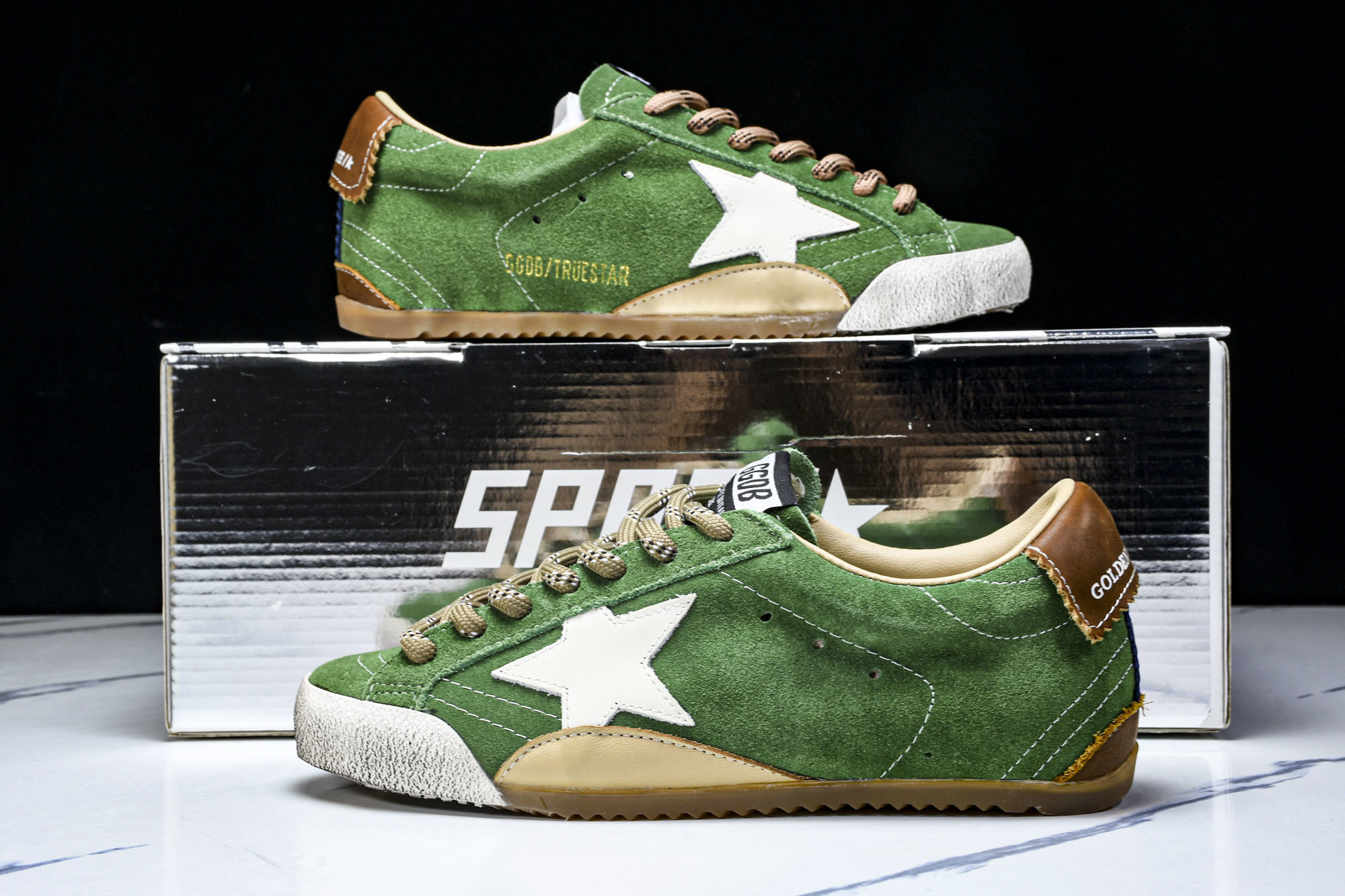 Golden Goose True Star 25s最新款 小红书爆款鞋 采用进口牛皮羊皮内里 舒适感爆
