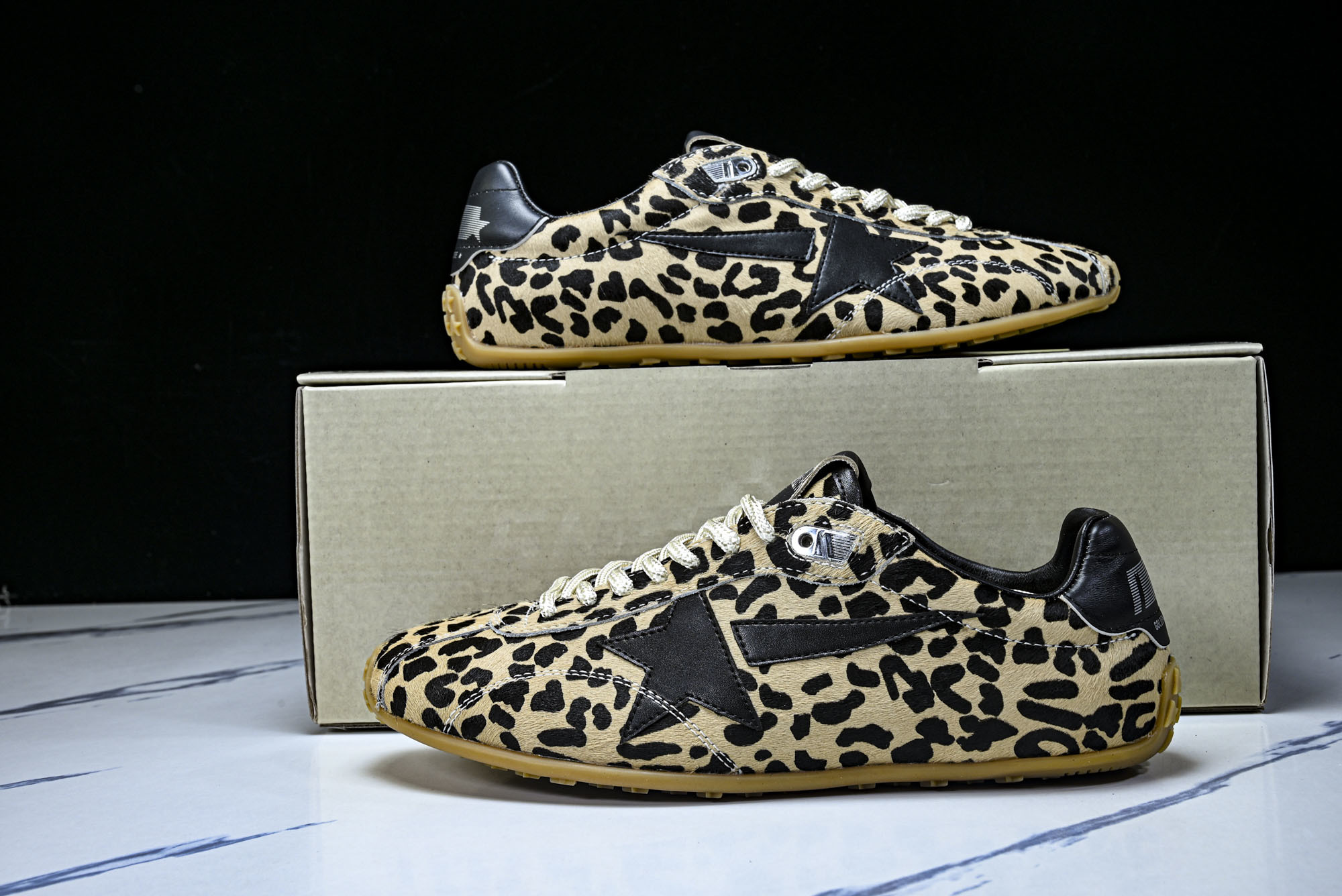 Golden Goose 25周年限定款三色系带平底低帮德训板鞋2025新款星星做旧小脏鞋女#Golde