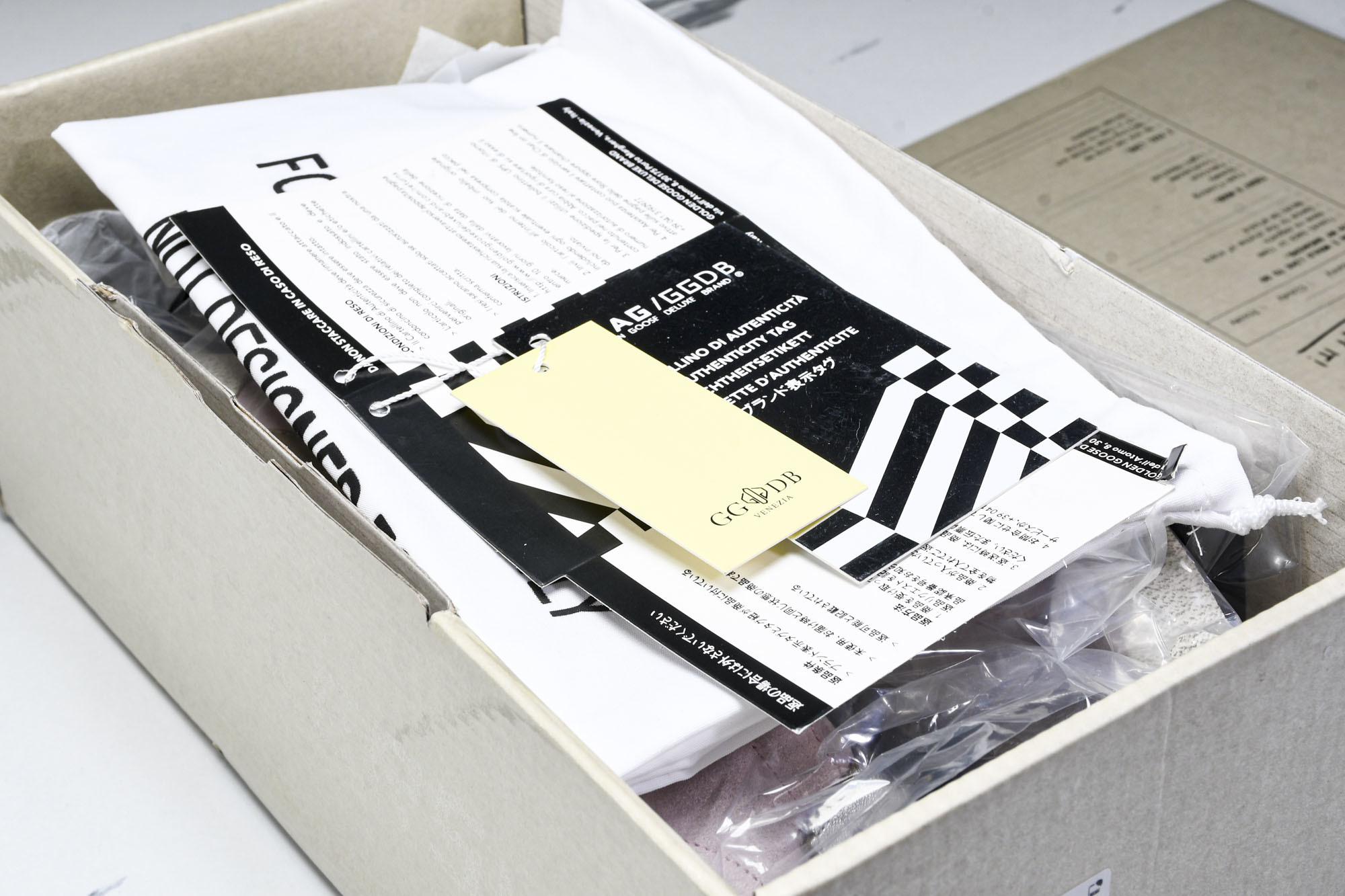 Golden Goose 25周年限定款三色系带平底低帮德训板鞋2025新款星星做旧小脏鞋女_CM_5G