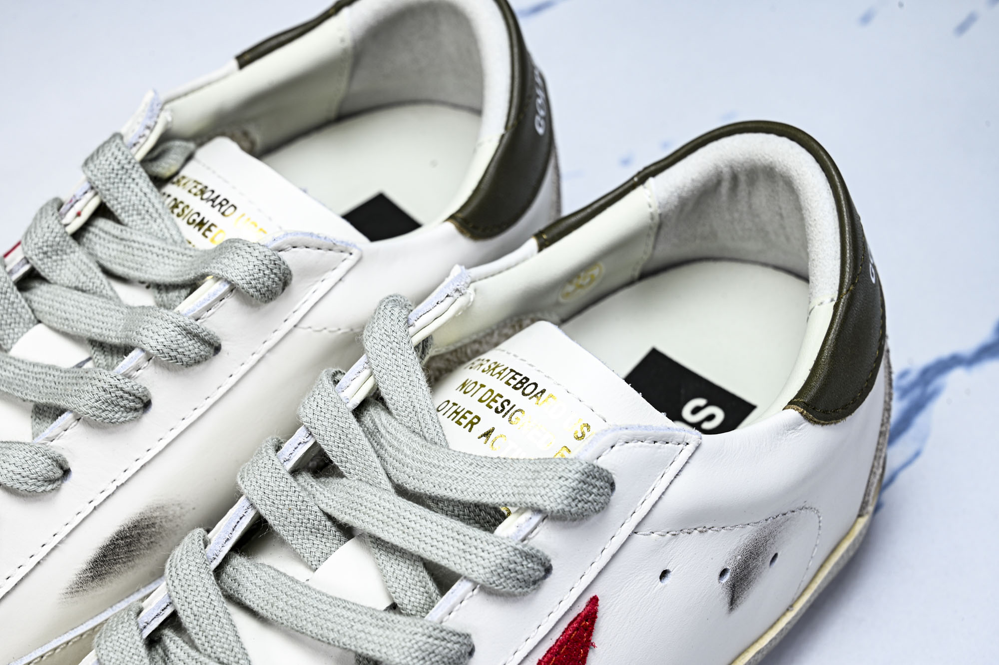 Golden Goose 男女同款Superstar星星低帮休闲鞋脏脏鞋 #YZ006超强性价比    