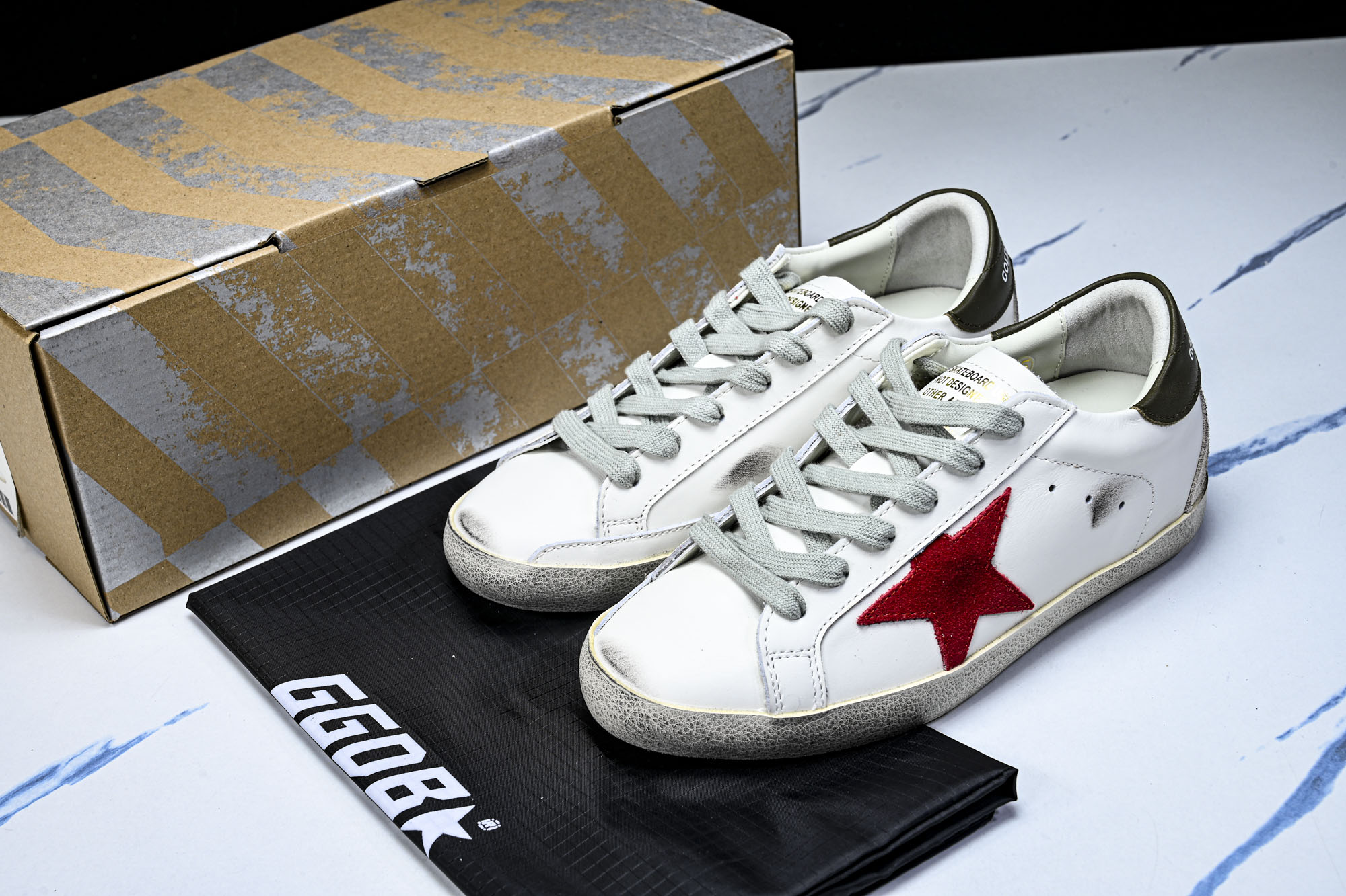 Golden Goose 男女同款Superstar星星低帮休闲鞋脏脏鞋 #YZ006超强性价比    