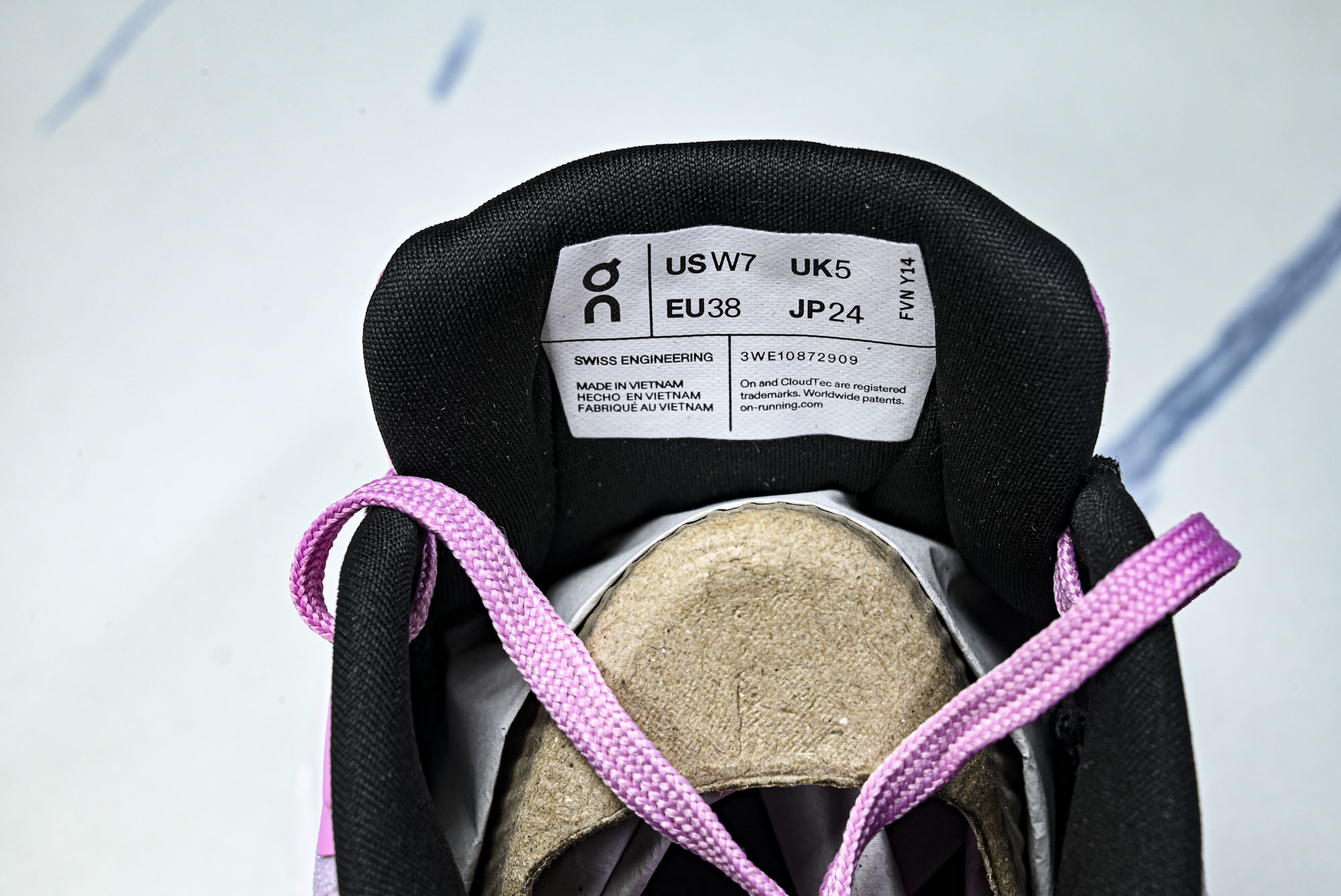 纯原LOEWE x ON Cloudtilt 2.0 Running罗意威 昂跑联名 运动跑鞋  #YZ