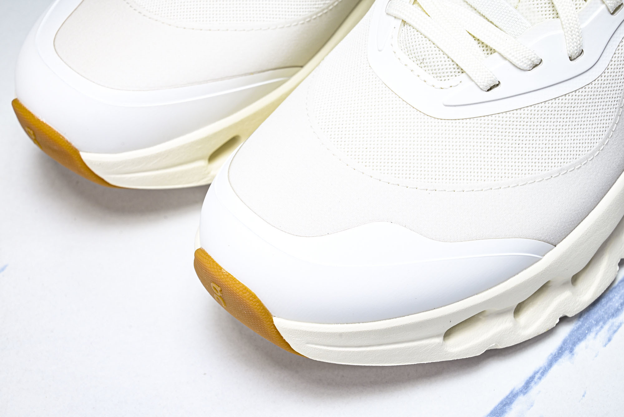 纯原LOEWE x ON Cloudtilt 2.0 Running罗意威 昂跑联名 运动跑鞋  #YZ