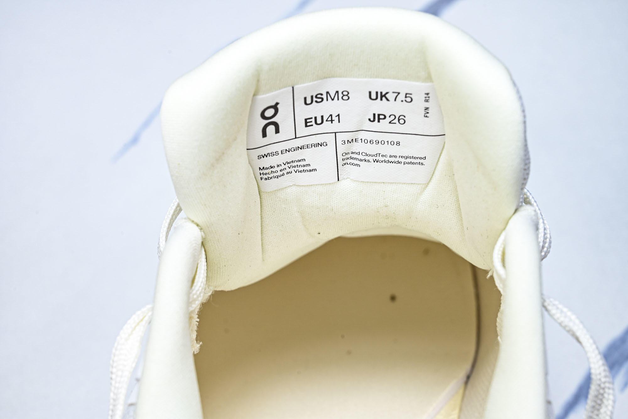 纯原LOEWE x ON Cloudtilt 2.0 Running罗意威 昂跑联名 运动跑鞋  #YZ