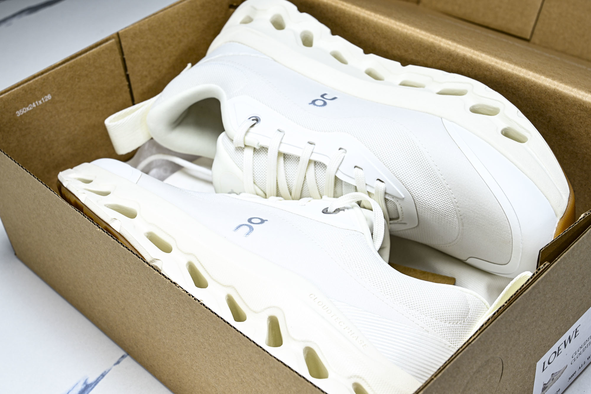 纯原LOEWE x ON Cloudtilt 2.0 Running罗意威 昂跑联名 运动跑鞋  #YZ