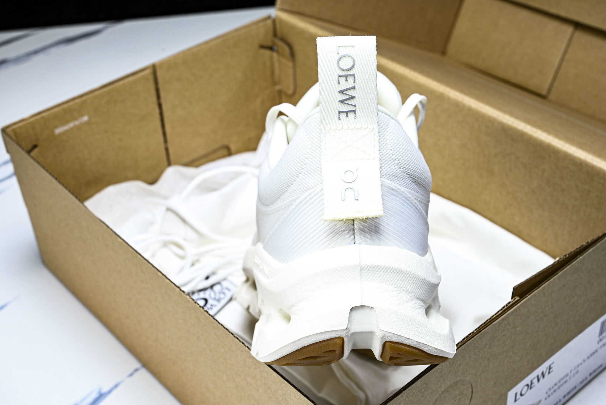 纯原LOEWE x ON Cloudtilt 2.0 Running罗意威 昂跑联名 运动跑鞋  #YZ